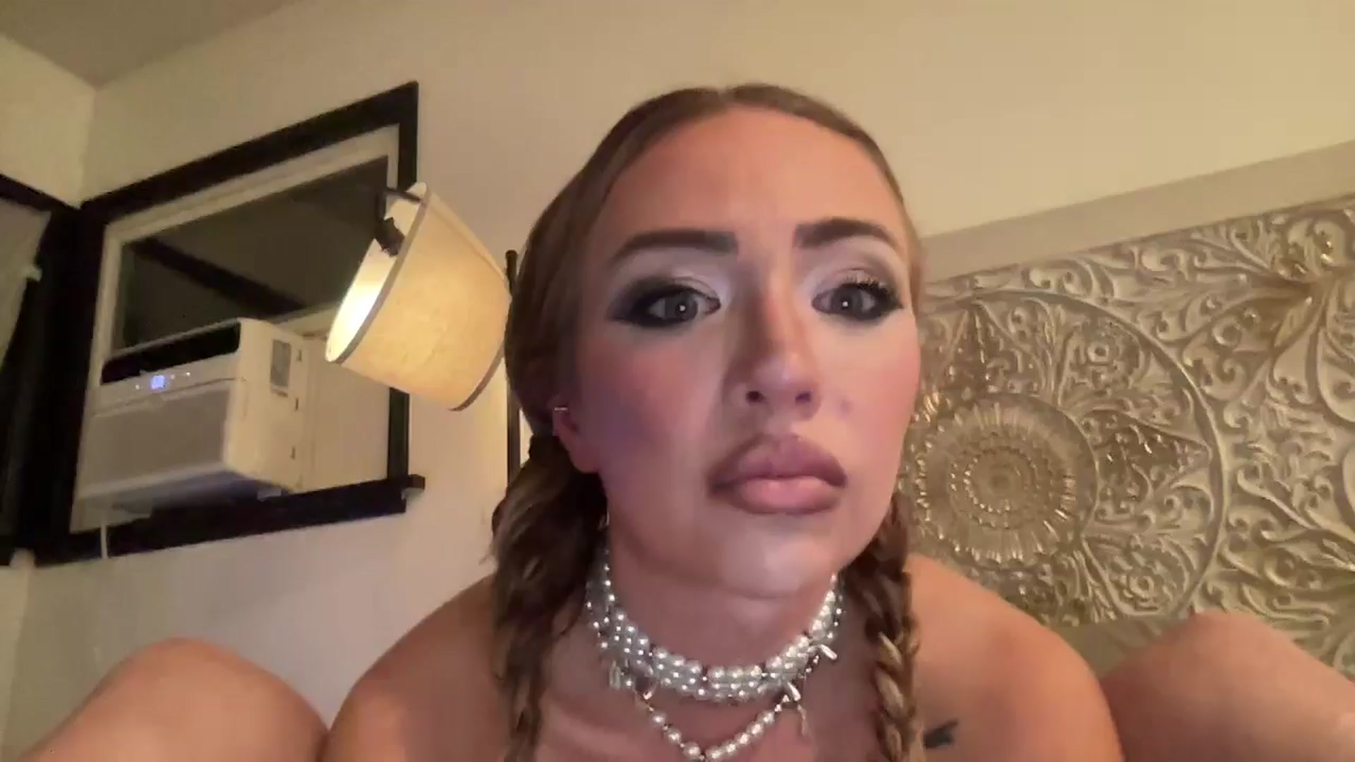 Gallery image thumbnail from AnaFoxx's myfreecams stream on, 10/15/2024, 07:53 image 19 of 20