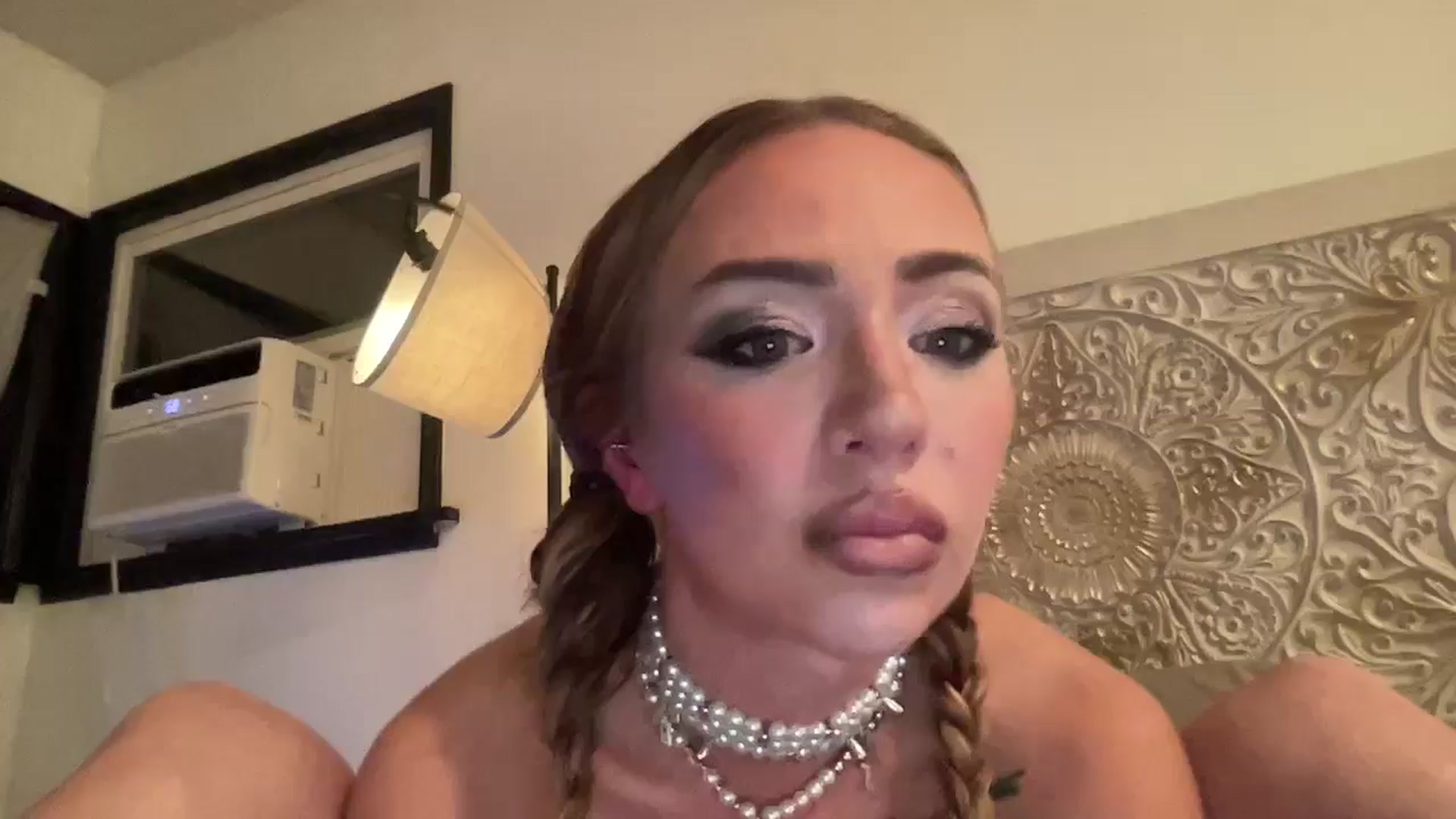 Gallery image thumbnail from AnaFoxx's myfreecams stream on, 10/15/2024, 07:53 image 17 of 20