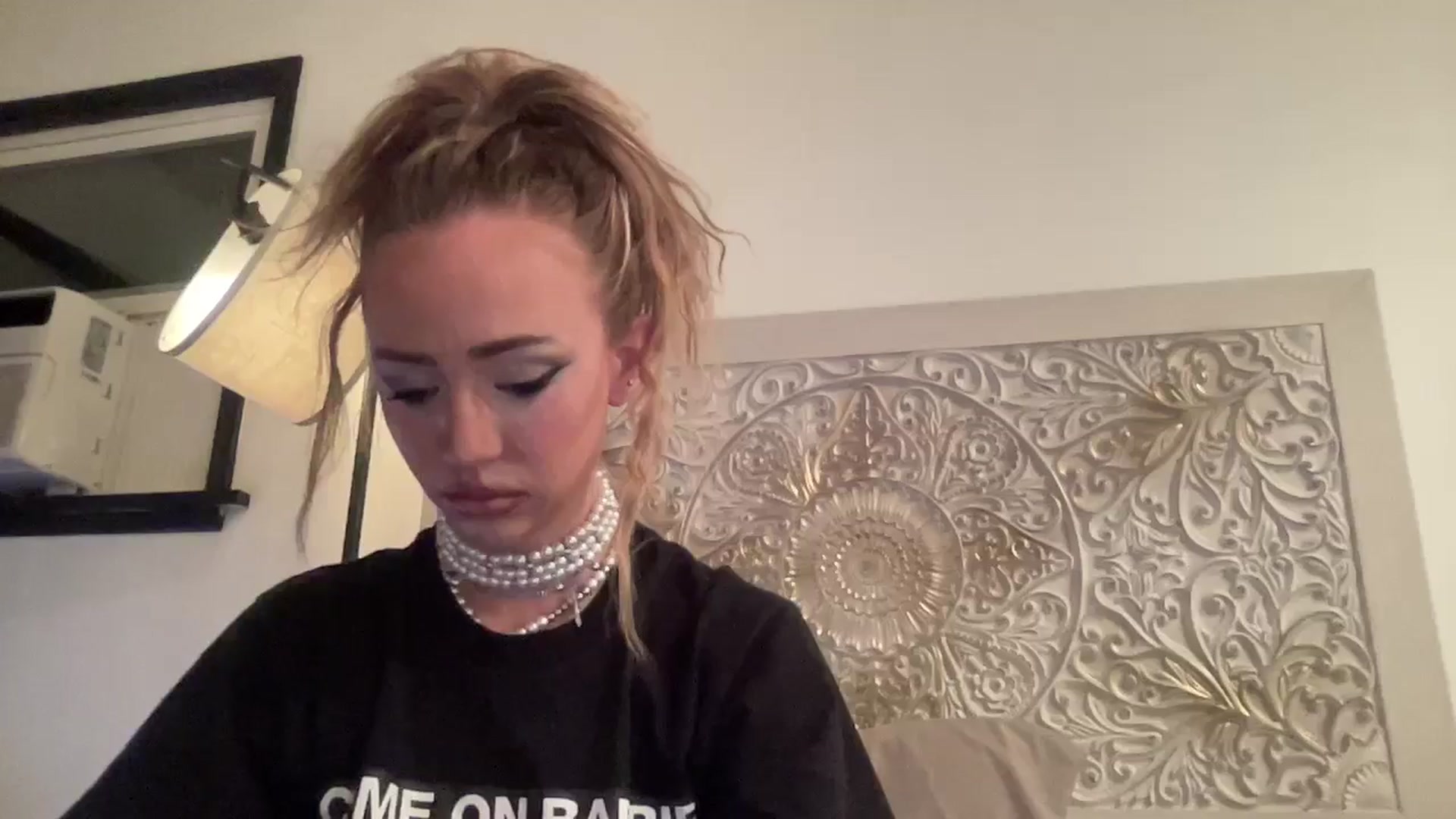 Gallery image thumbnail from AnaFoxx's myfreecams stream on, 10/15/2024, 09:03 image 8 of 20