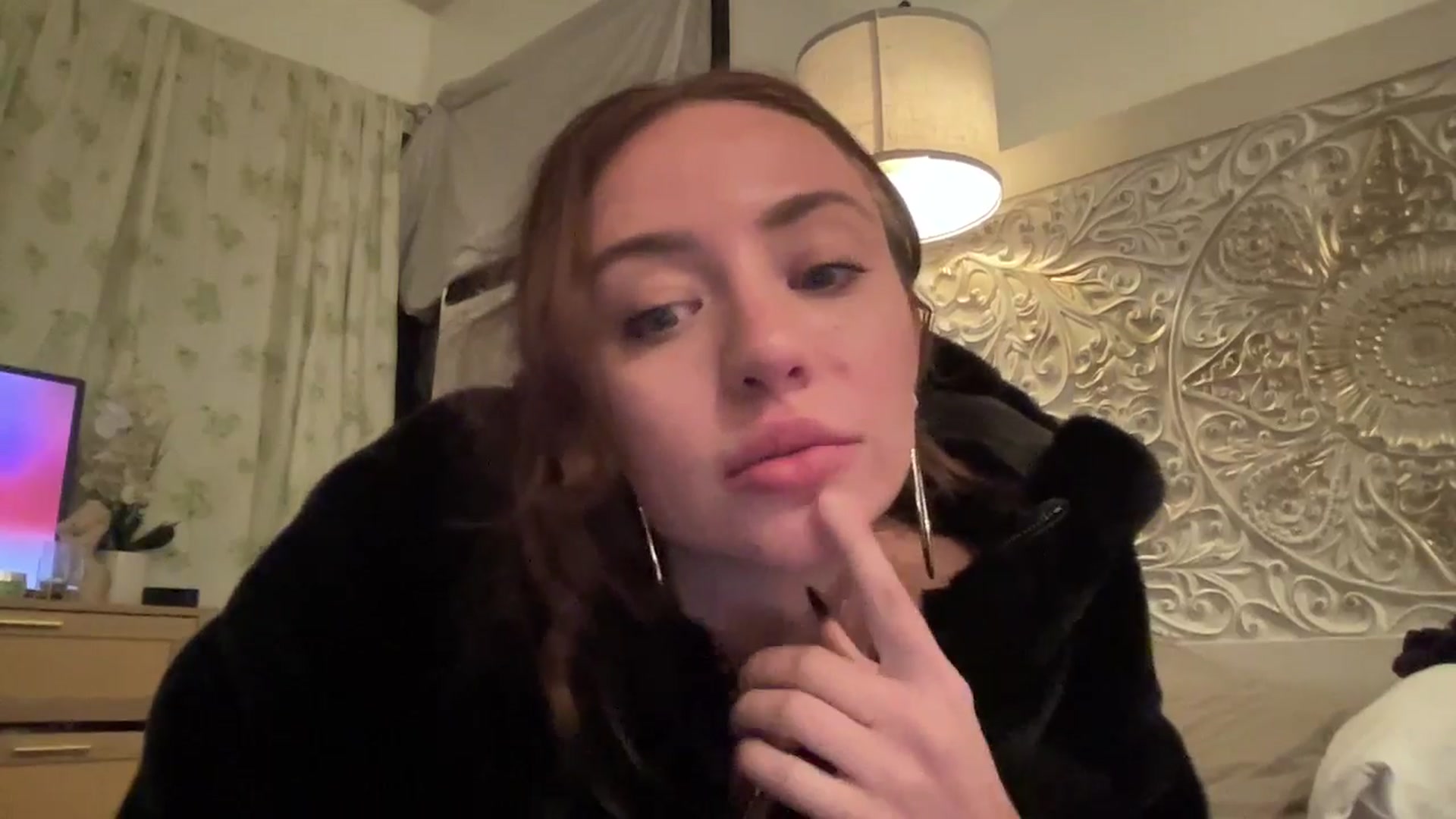 Gallery image thumbnail from AnaFoxx's myfreecams stream on, 12/28/2024, 13:31 image 10 of 20