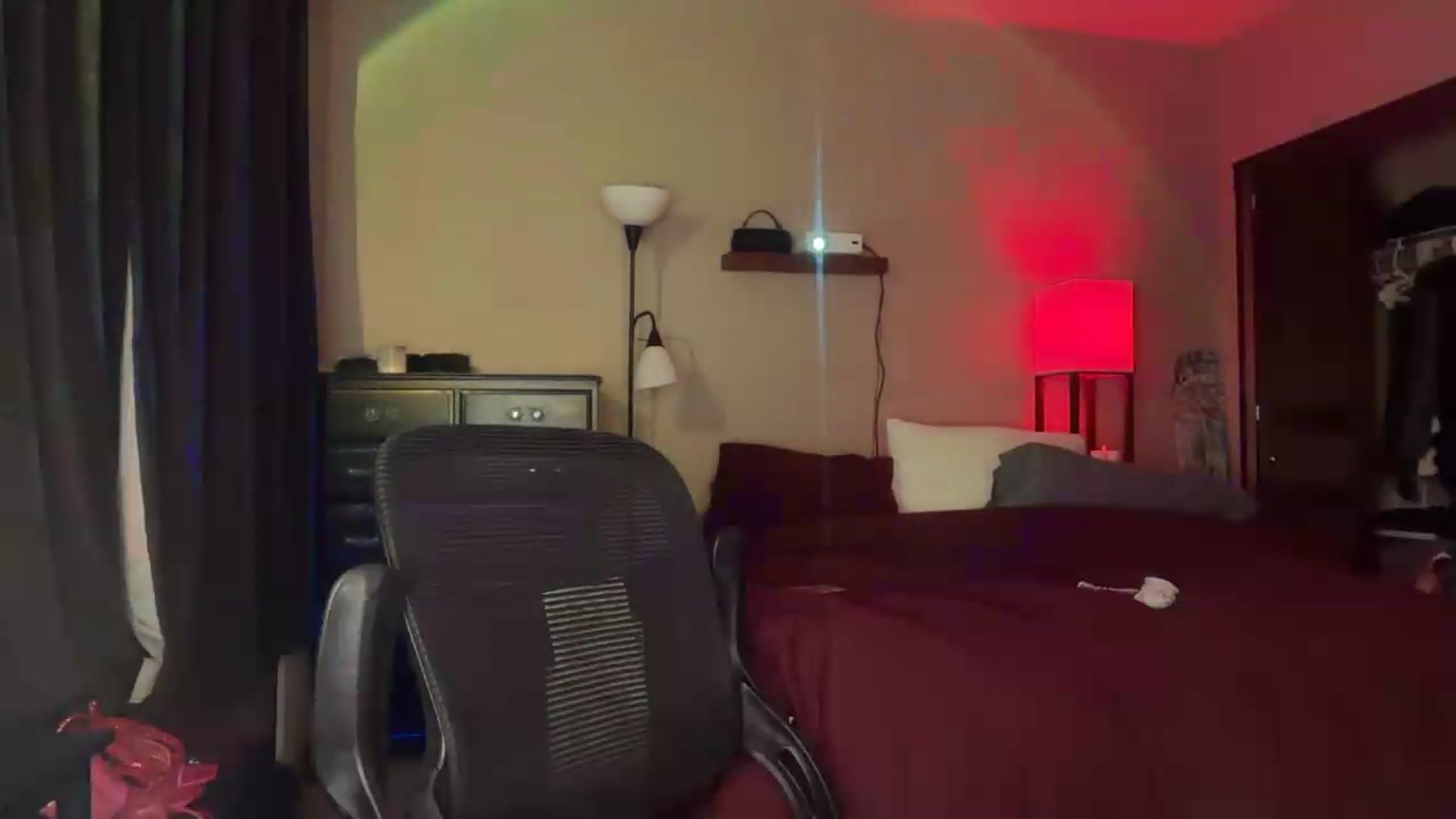 Gallery image thumbnail from AnaFoxx's myfreecams stream on, 06/22/2026, 08:55 image 18 of 20