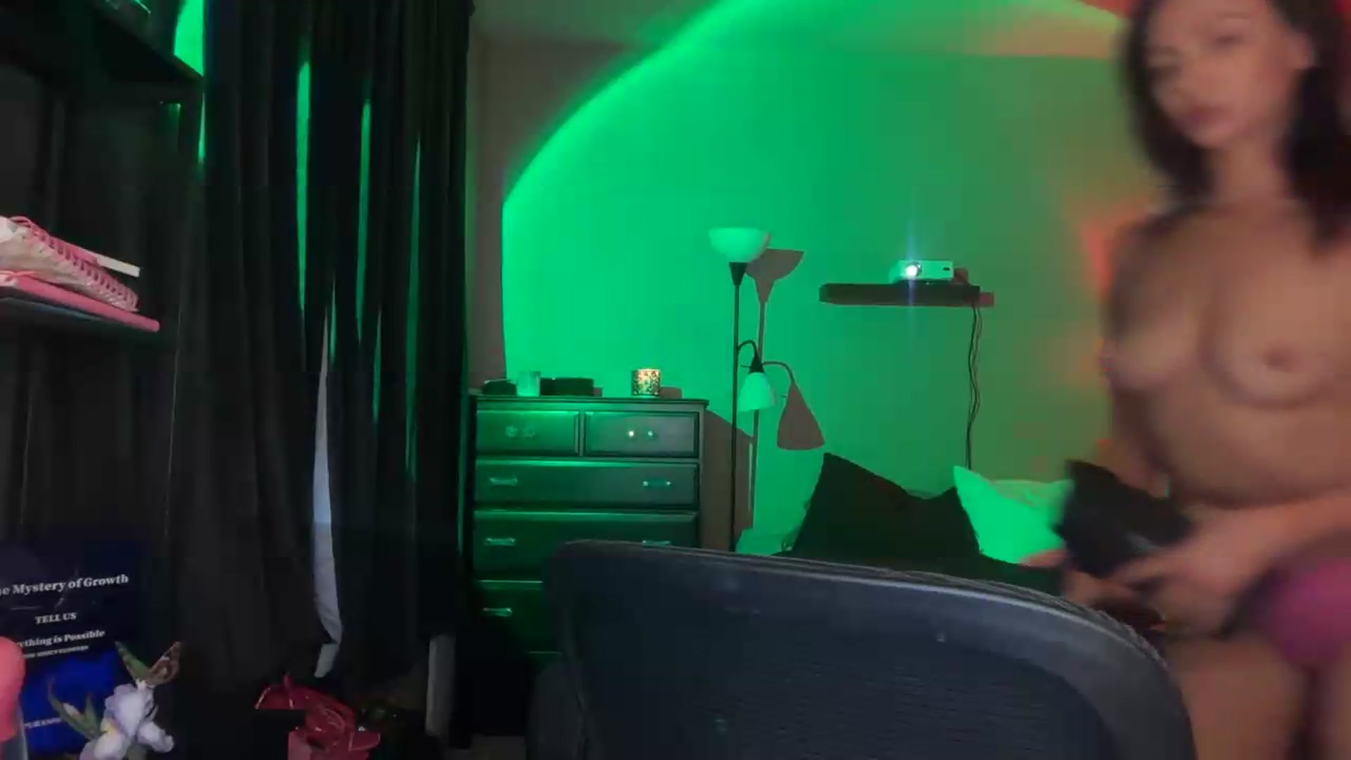 Gallery image thumbnail from AnaFoxx's myfreecams stream on, 06/22/2026, 11:25 image 13 of 20