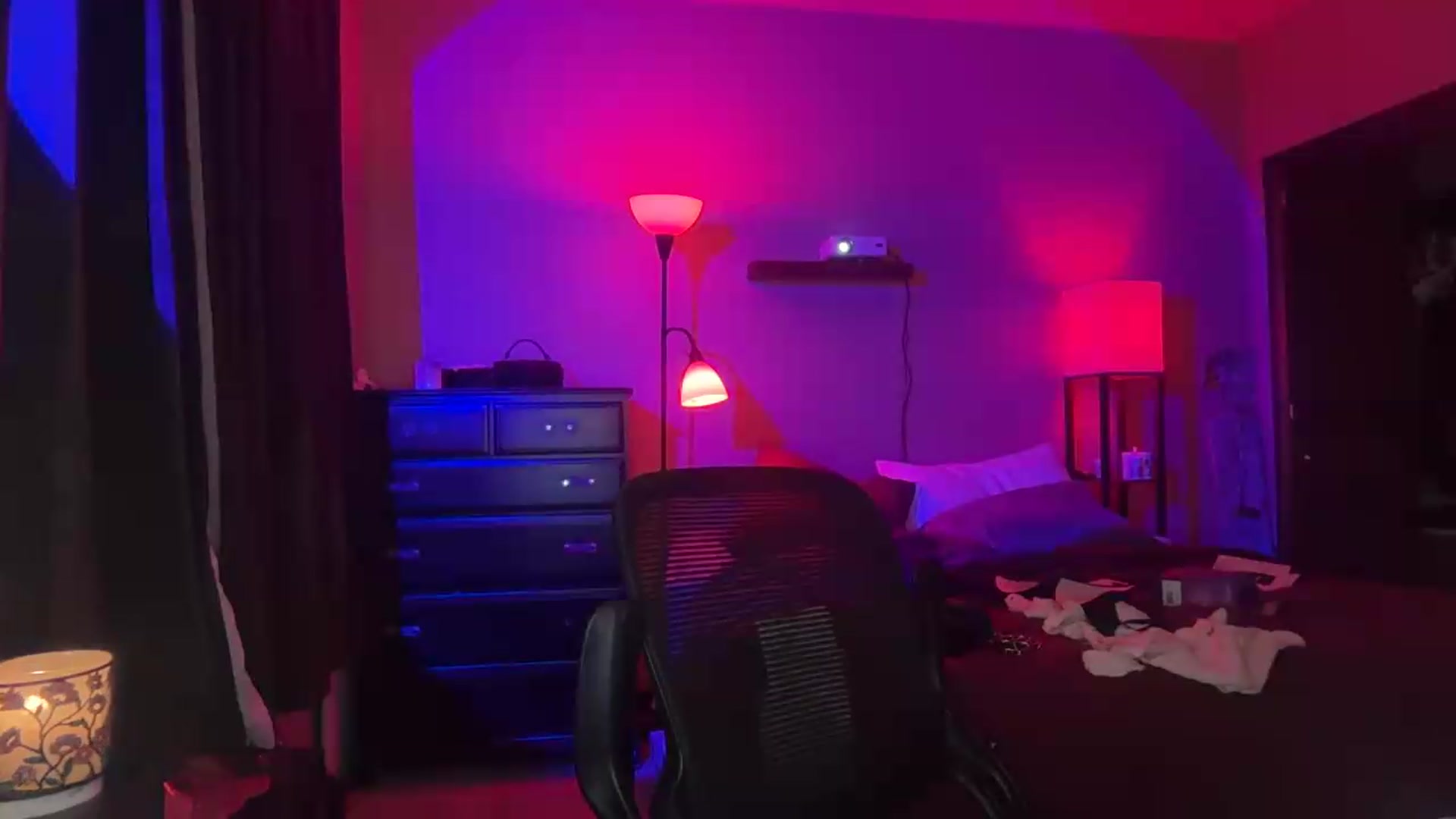 Gallery image thumbnail from AnaFoxx's myfreecams stream on, 06/23/2026, 11:23 image 4 of 20