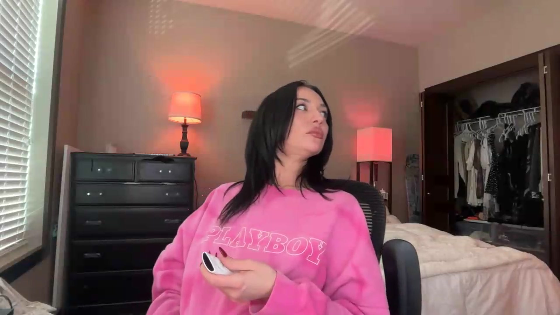 Gallery image thumbnail from AnaFoxx's myfreecams stream on, 07/31/2026, 15:38 image 9 of 20