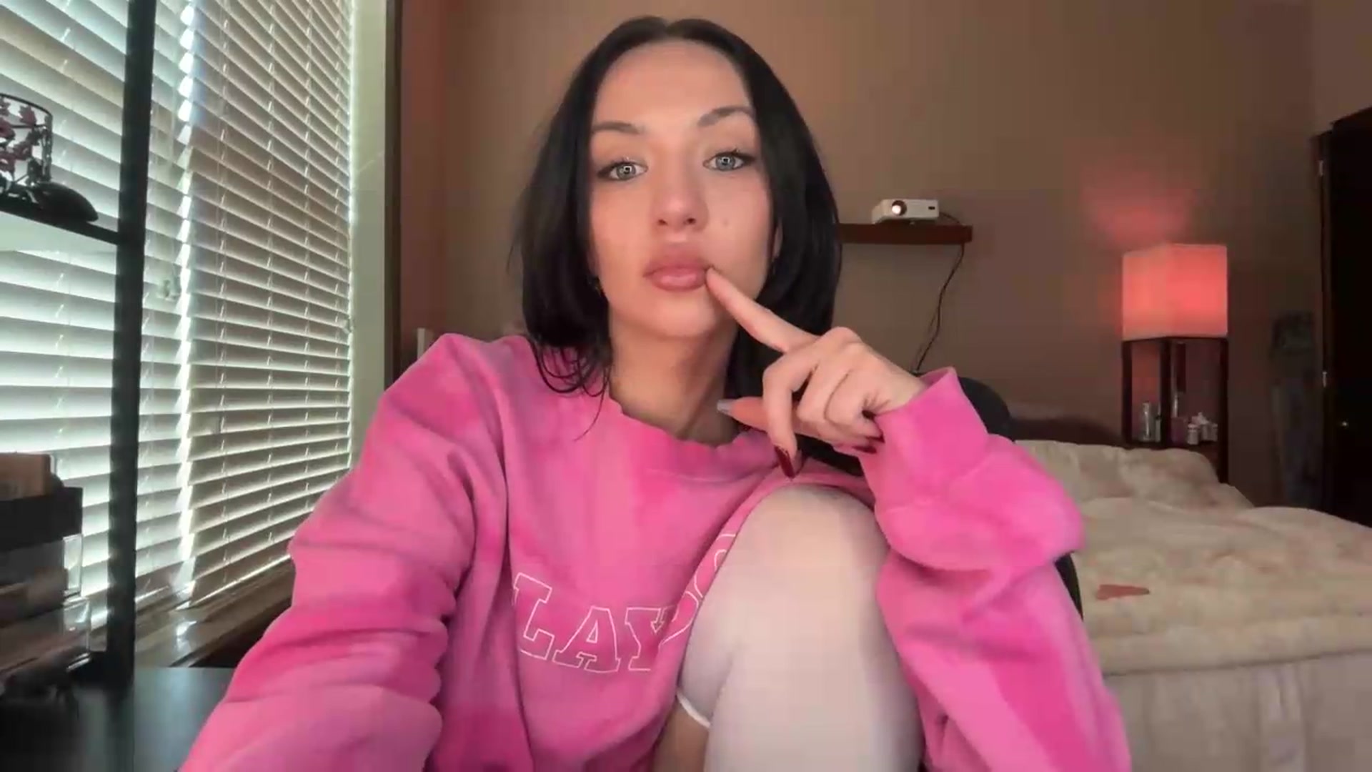 Gallery image thumbnail from AnaFoxx's myfreecams stream on, 07/31/2026, 15:38 image 4 of 20
