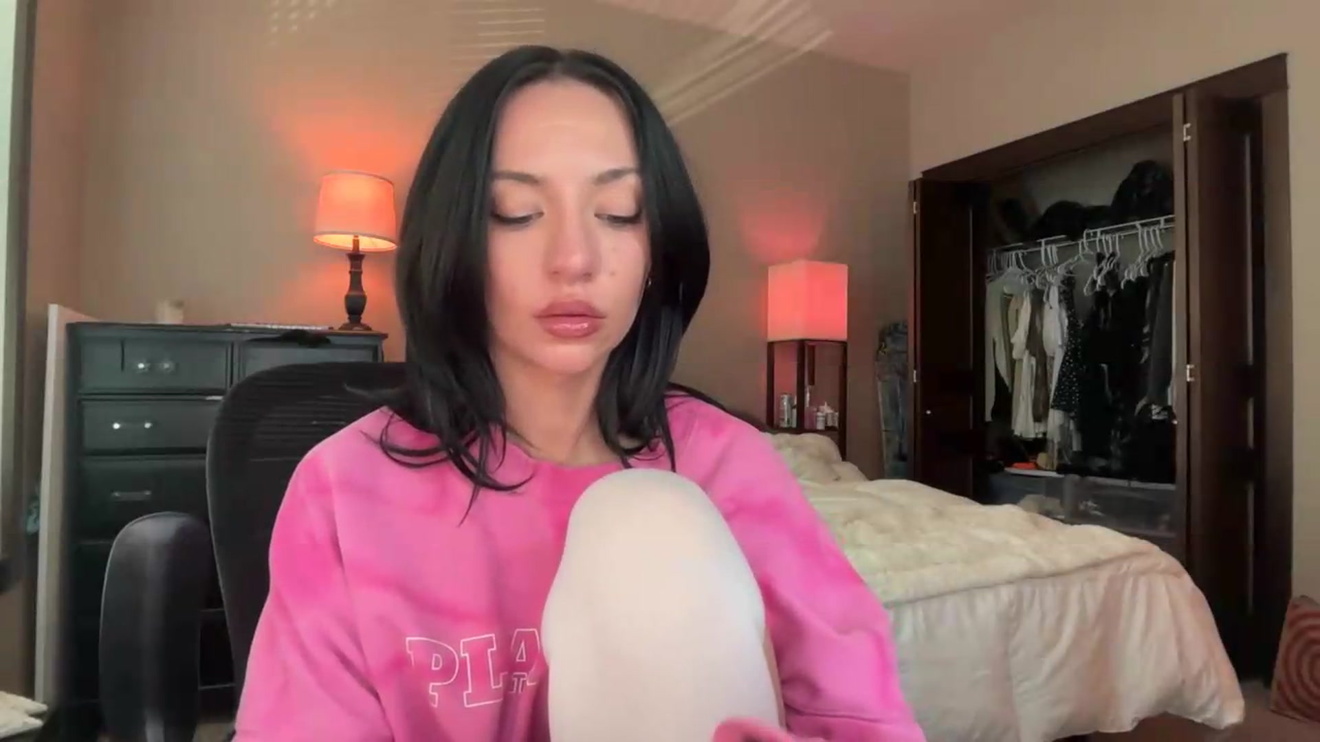 Gallery image thumbnail from AnaFoxx's myfreecams stream on, 07/31/2026, 15:38 image 10 of 20