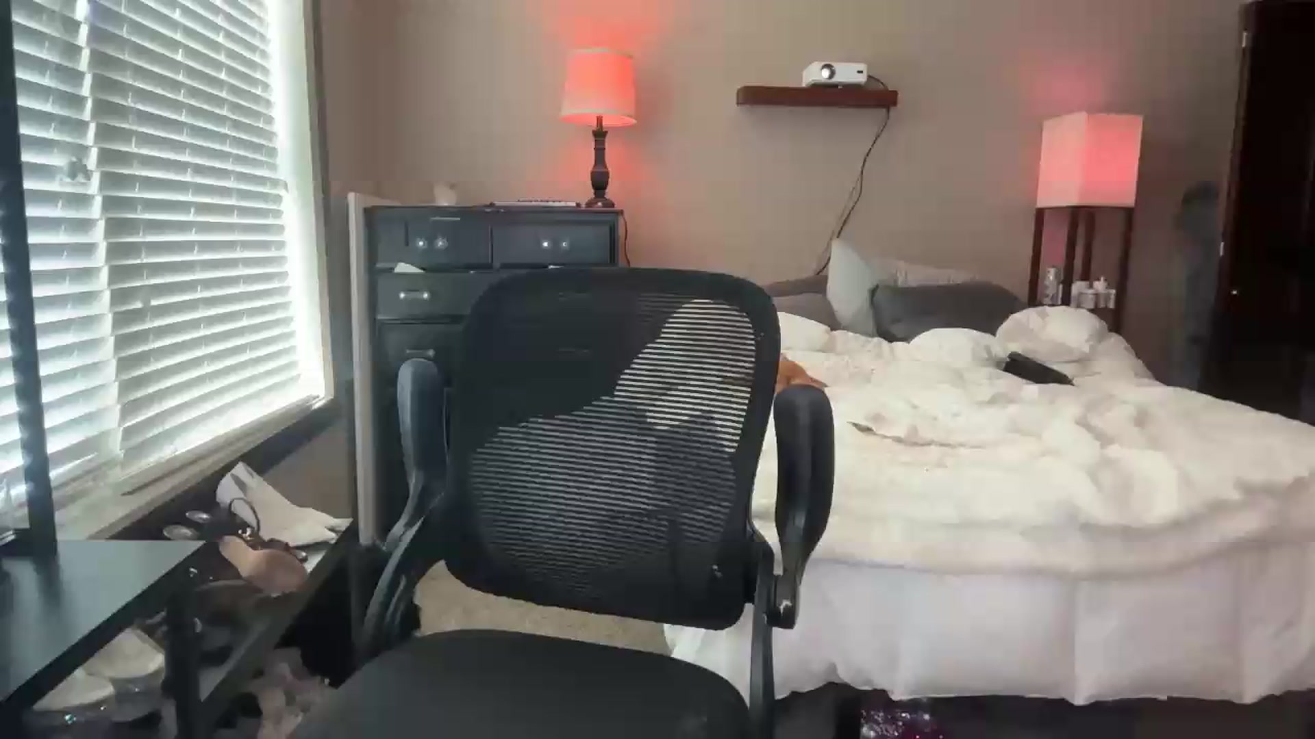 Gallery image thumbnail from AnaFoxx's myfreecams stream on, 07/31/2026, 16:53 image 18 of 20