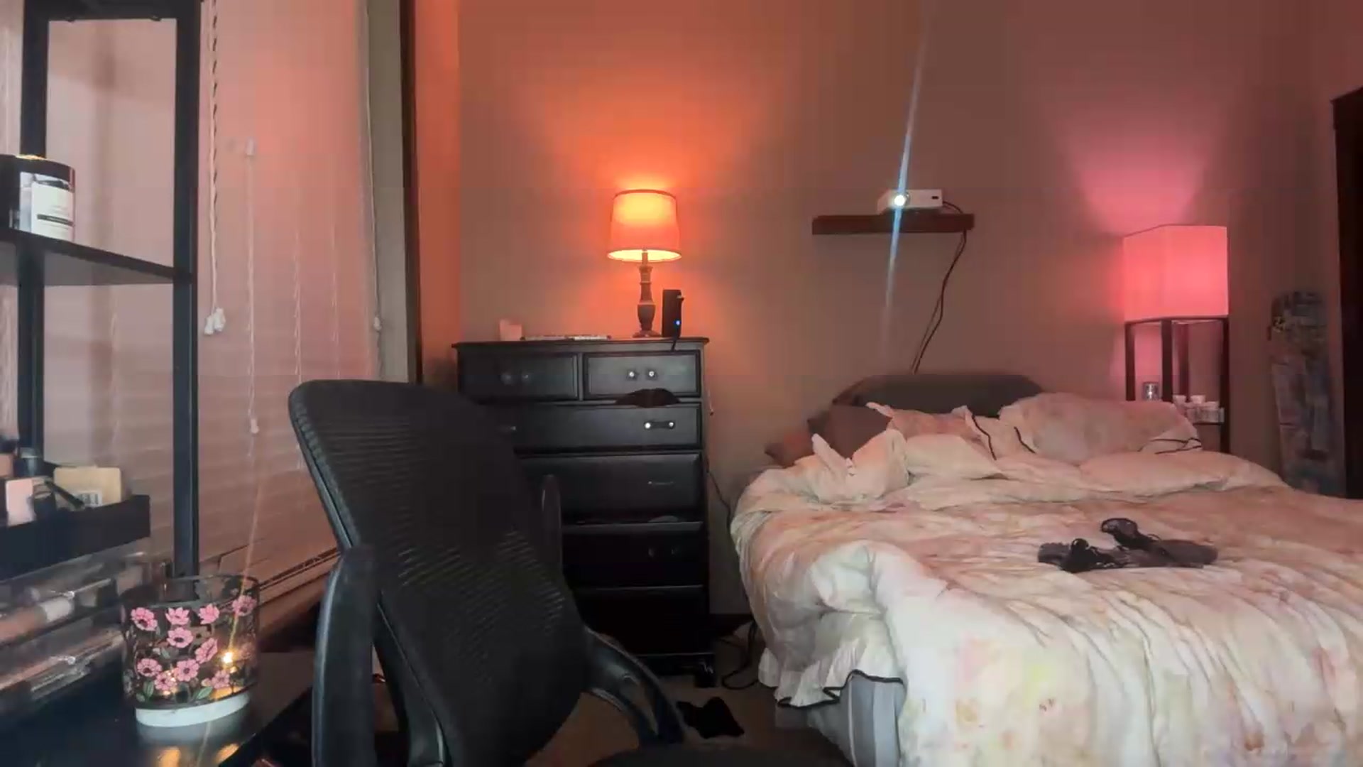 Gallery image thumbnail from AnaFoxx's myfreecams stream on, 08/04/2026, 11:34 image 14 of 20
