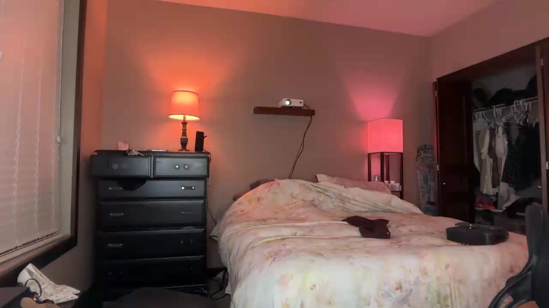 Gallery image thumbnail from AnaFoxx's myfreecams stream on, 08/04/2026, 11:34 image 5 of 20