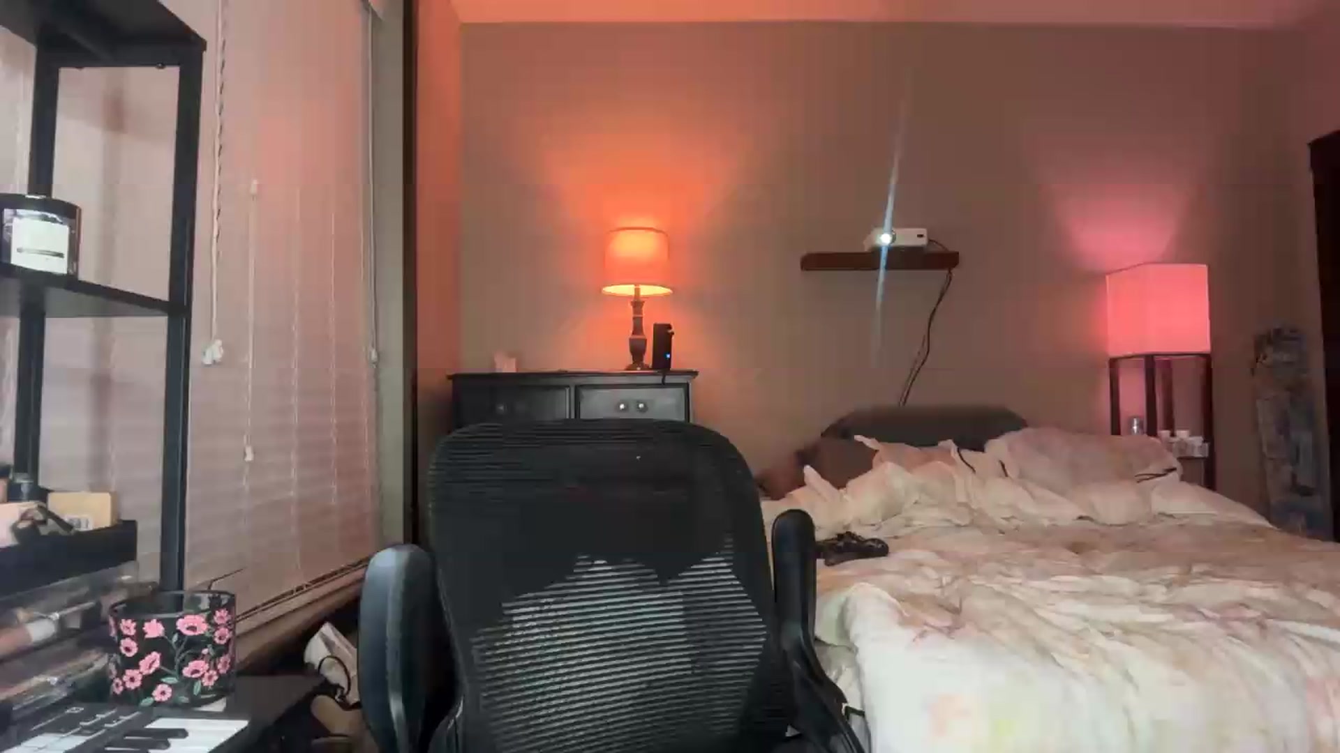 Gallery image thumbnail from AnaFoxx's myfreecams stream on, 08/04/2026, 12:30 image 1 of 20