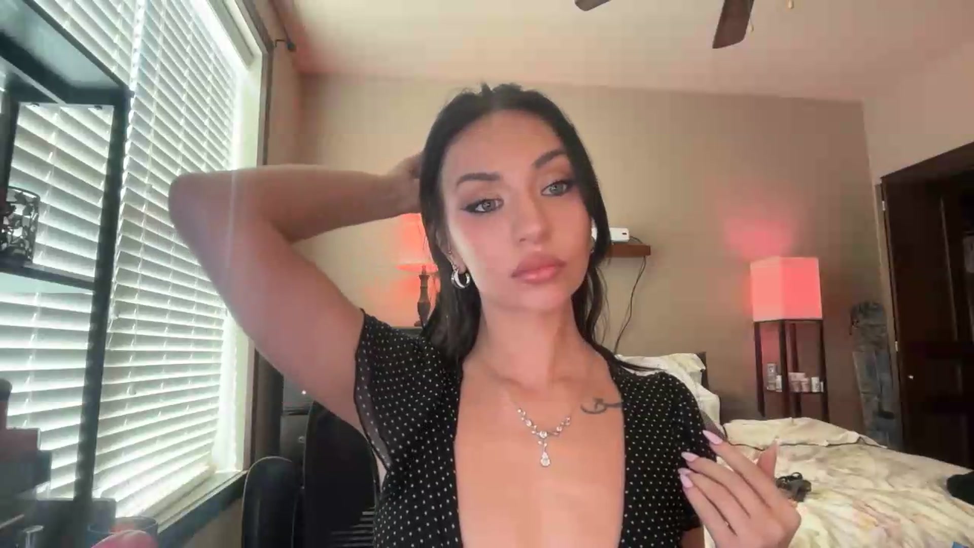 Gallery image thumbnail from AnaFoxx's myfreecams stream on, 08/04/2026, 18:19 image 15 of 20