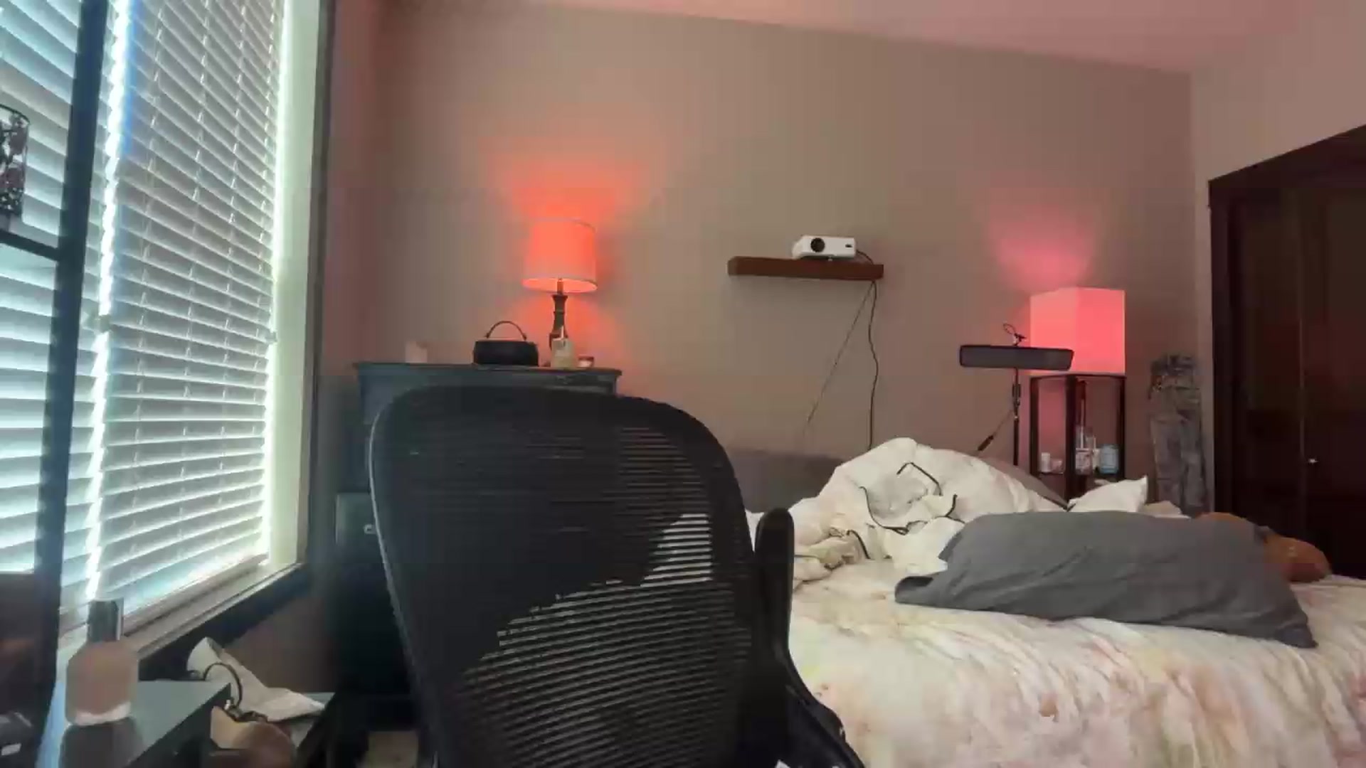 Gallery image thumbnail from AnaFoxx's myfreecams stream on, 08/12/2026, 16:40 image 18 of 20