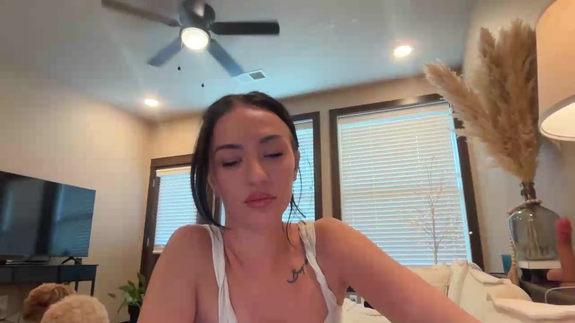 Gallery image thumbnail from AnaFoxx's myfreecams stream on, 08/12/2026, 16:55 image 10 of 20