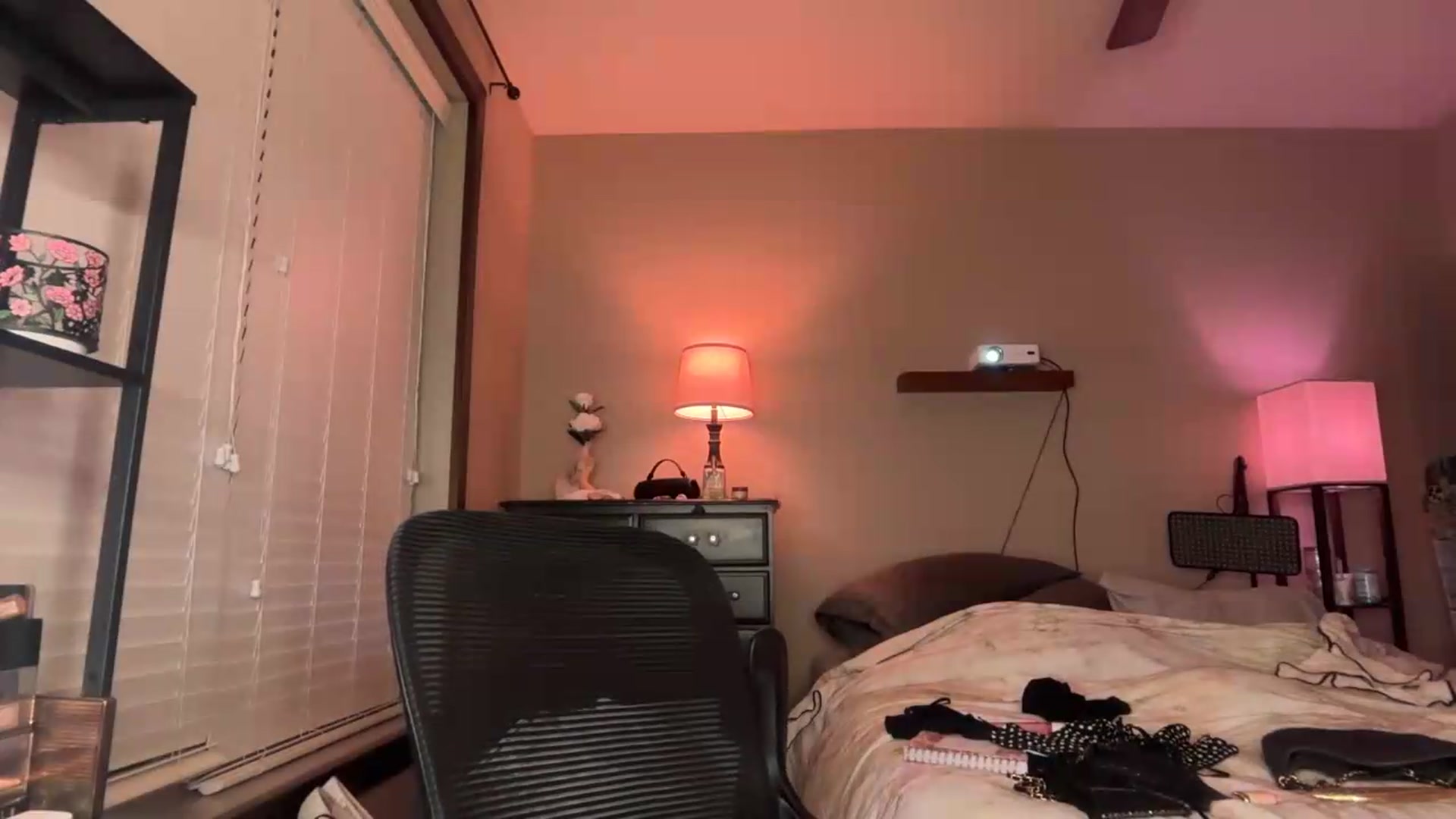 Gallery image thumbnail from AnaFoxx's myfreecams stream on, 08/14/2026, 10:00 image 4 of 20