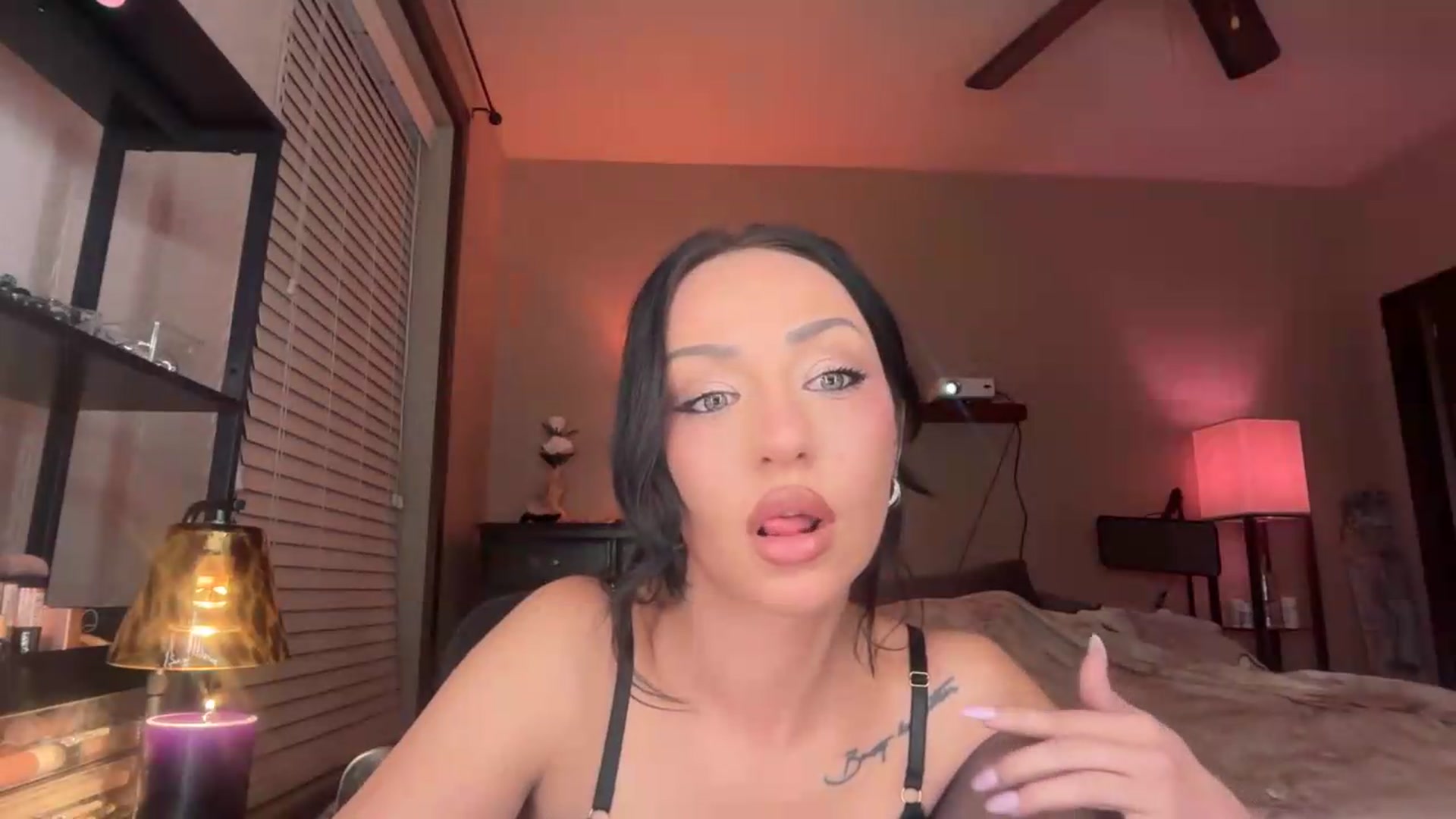 Gallery image thumbnail from AnaFoxx's myfreecams stream on, 08/18/2026, 08:57 image 9 of 20