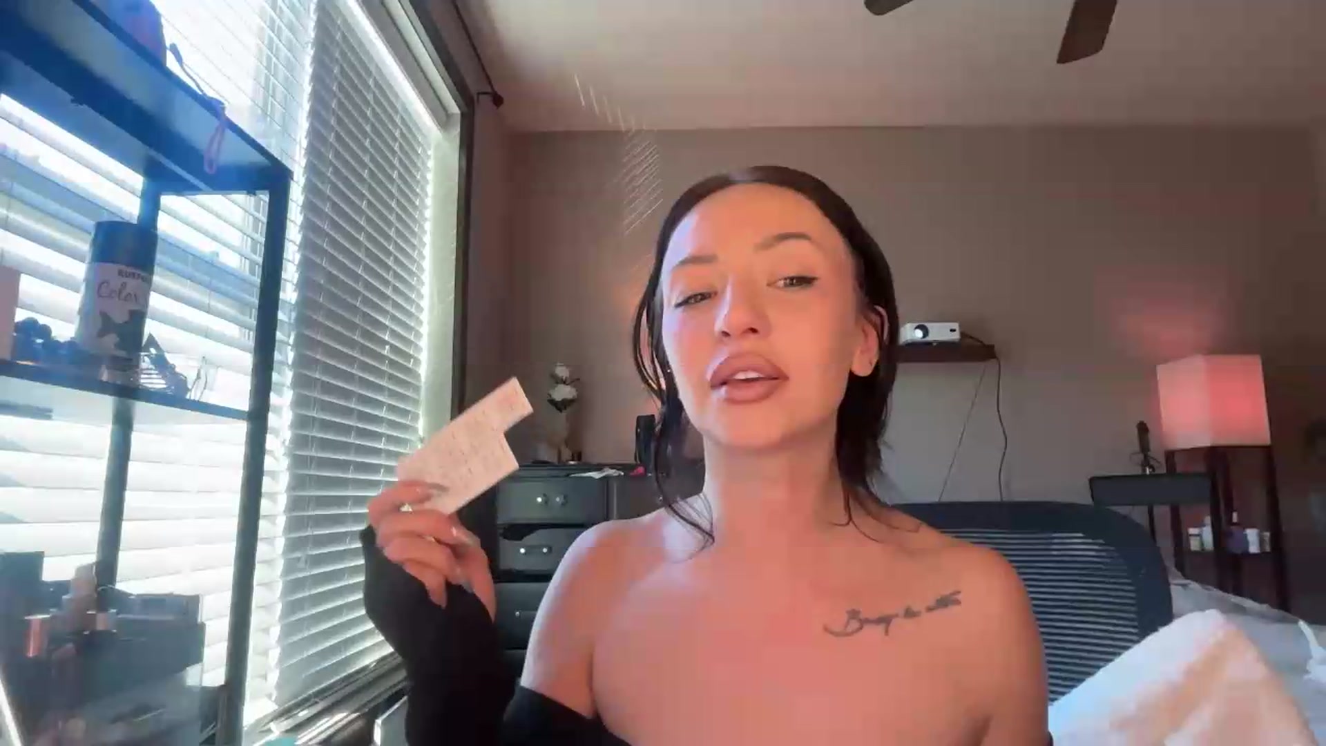 Gallery image thumbnail from AnaFoxx's myfreecams stream on, 09/04/2026, 18:22 image 2 of 20