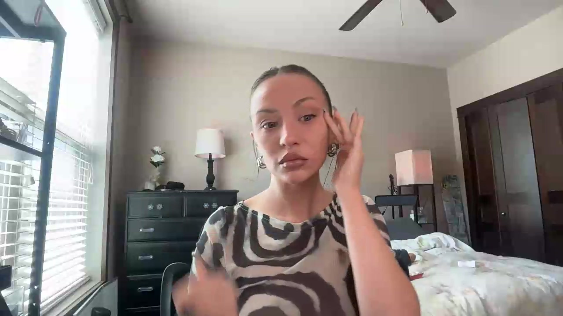 Gallery image thumbnail from AnaFoxx's myfreecams stream on, 09/06/2026, 20:56 image 4 of 20
