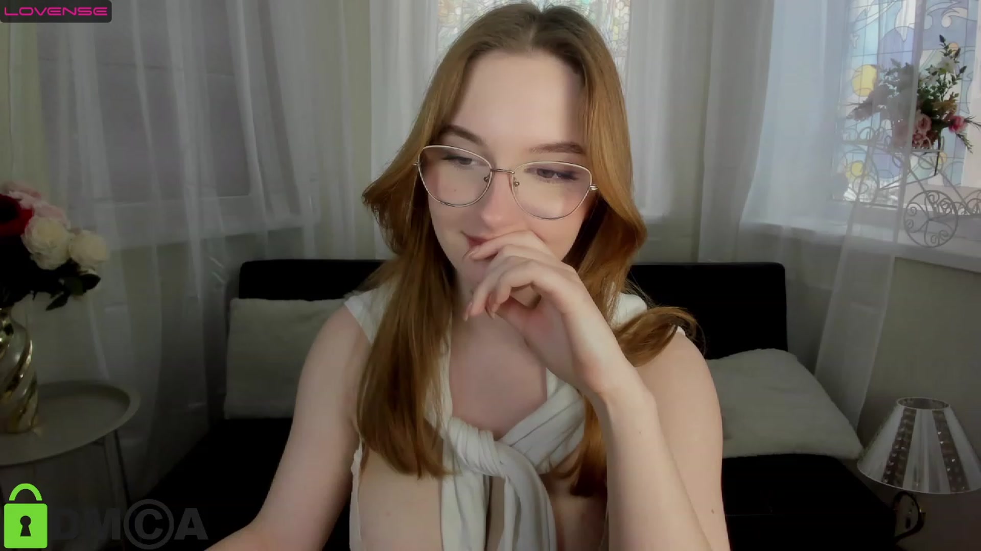 Gallery image thumbnail from AnaFoxy's myfreecams stream on, 04/05/2023, 11:25 image 8 of 20