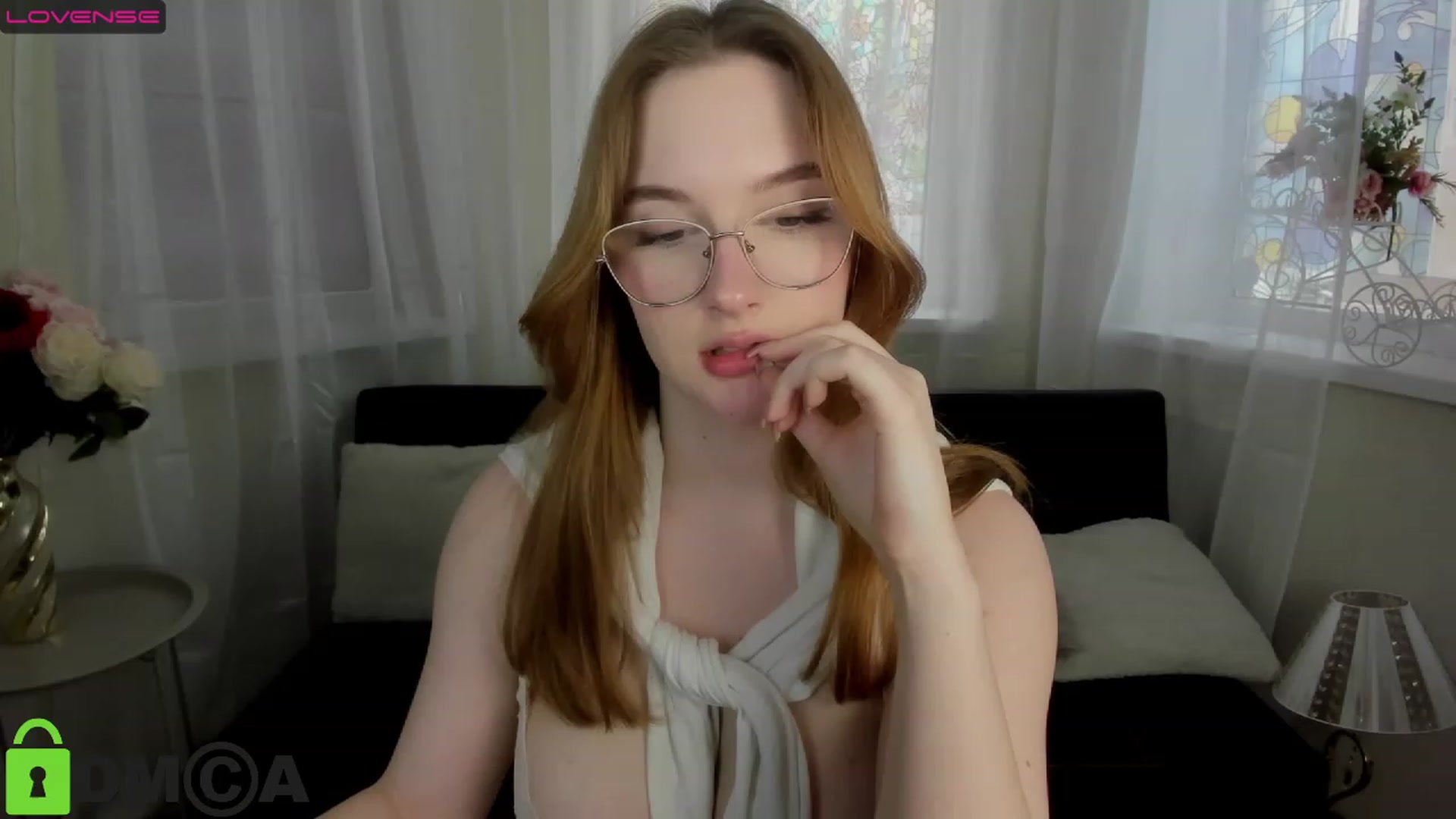Gallery image thumbnail from AnaFoxy's myfreecams stream on, 04/05/2023, 11:25 image 4 of 20