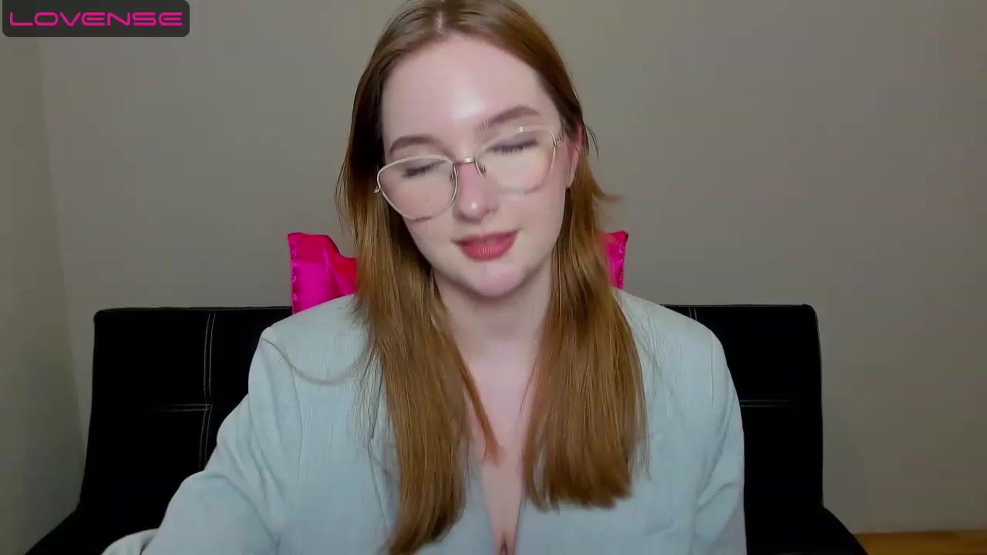 Gallery image thumbnail from AnaFoxy's myfreecams stream on, 04/16/2023, 10:35 image 19 of 20