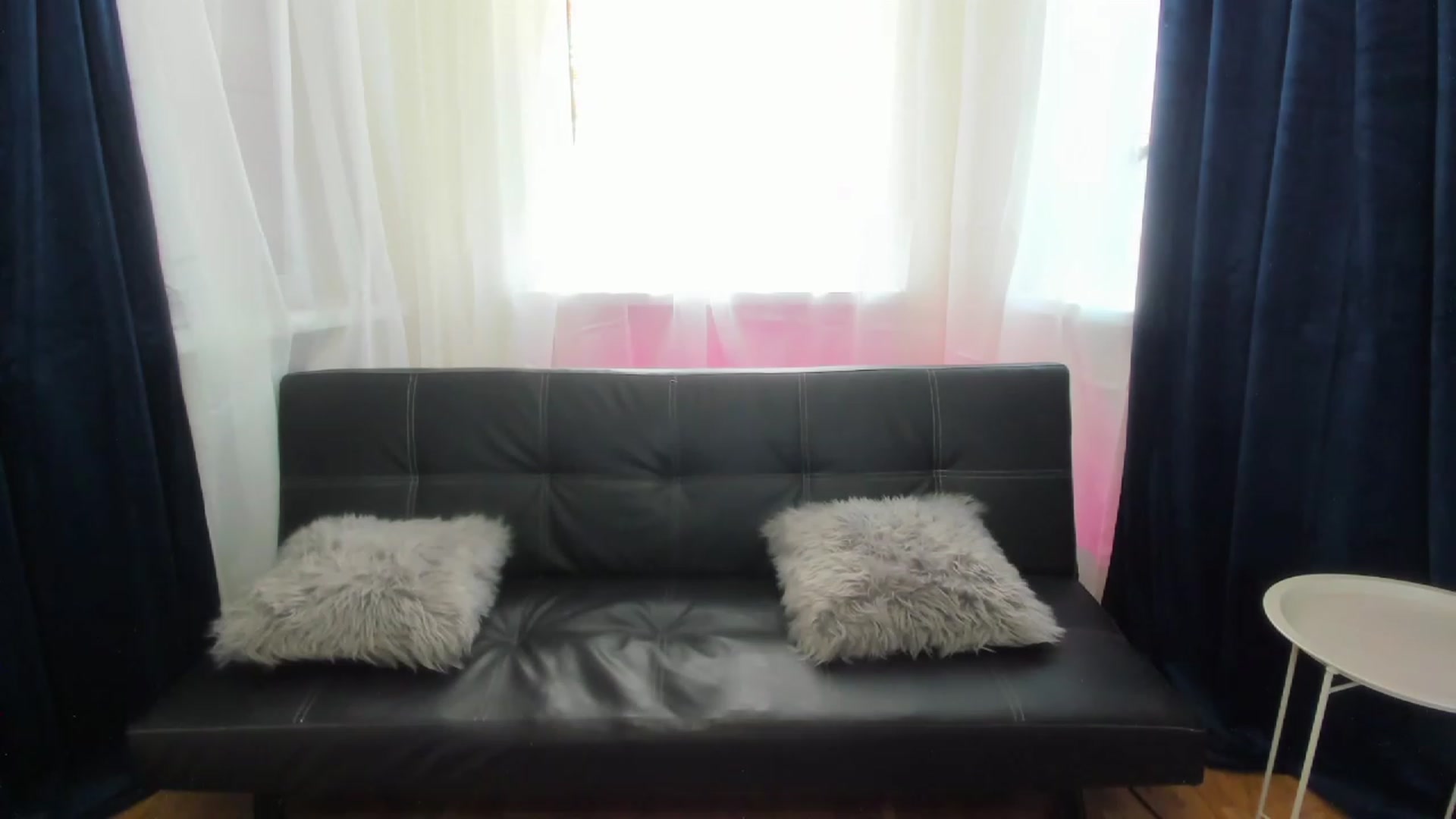 Gallery image thumbnail from AnaFoxy's myfreecams stream on, 06/19/2023, 12:03 image 10 of 20