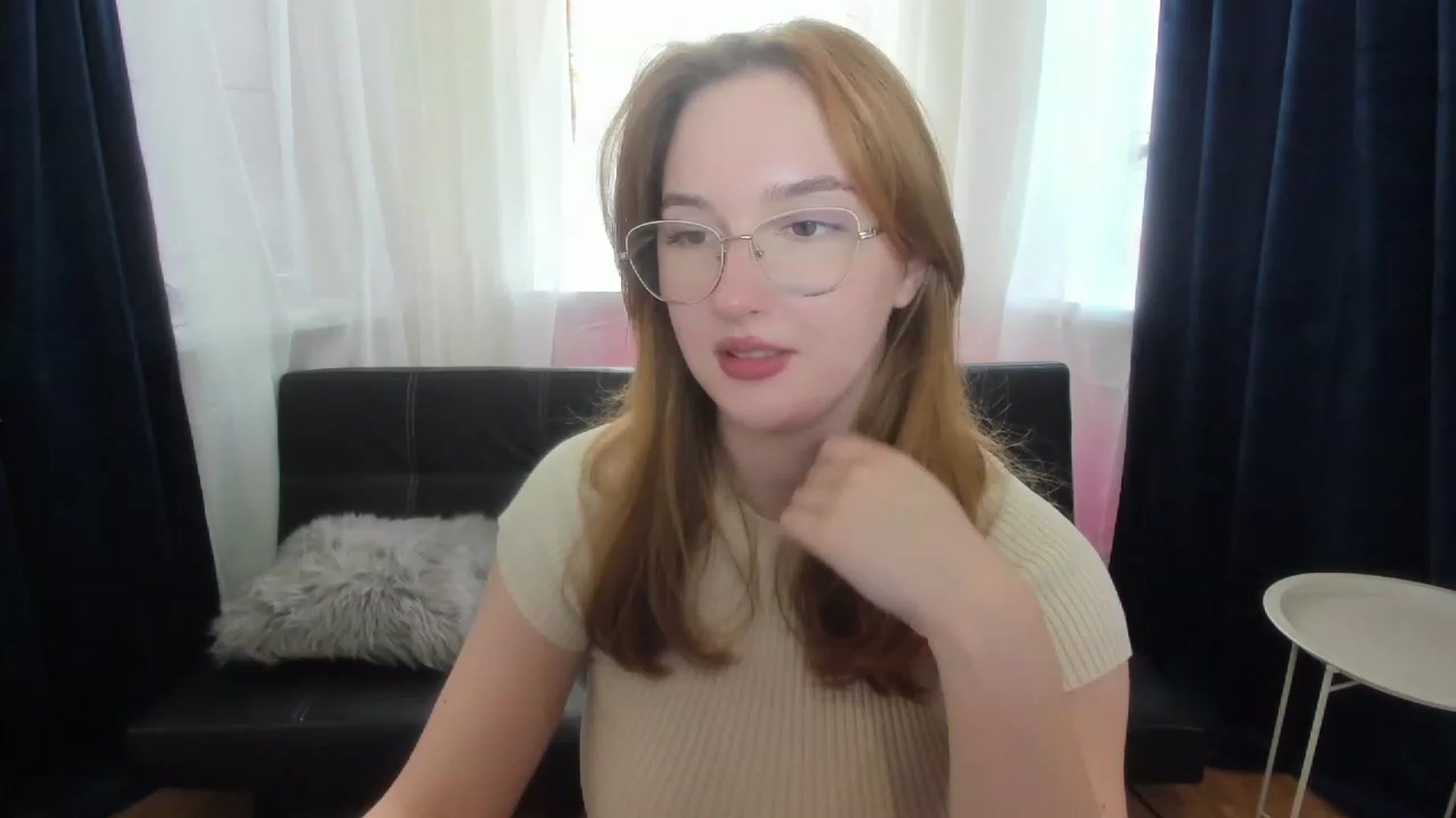 Gallery image thumbnail from AnaFoxy's myfreecams stream on, 06/19/2023, 12:03 image 1 of 20
