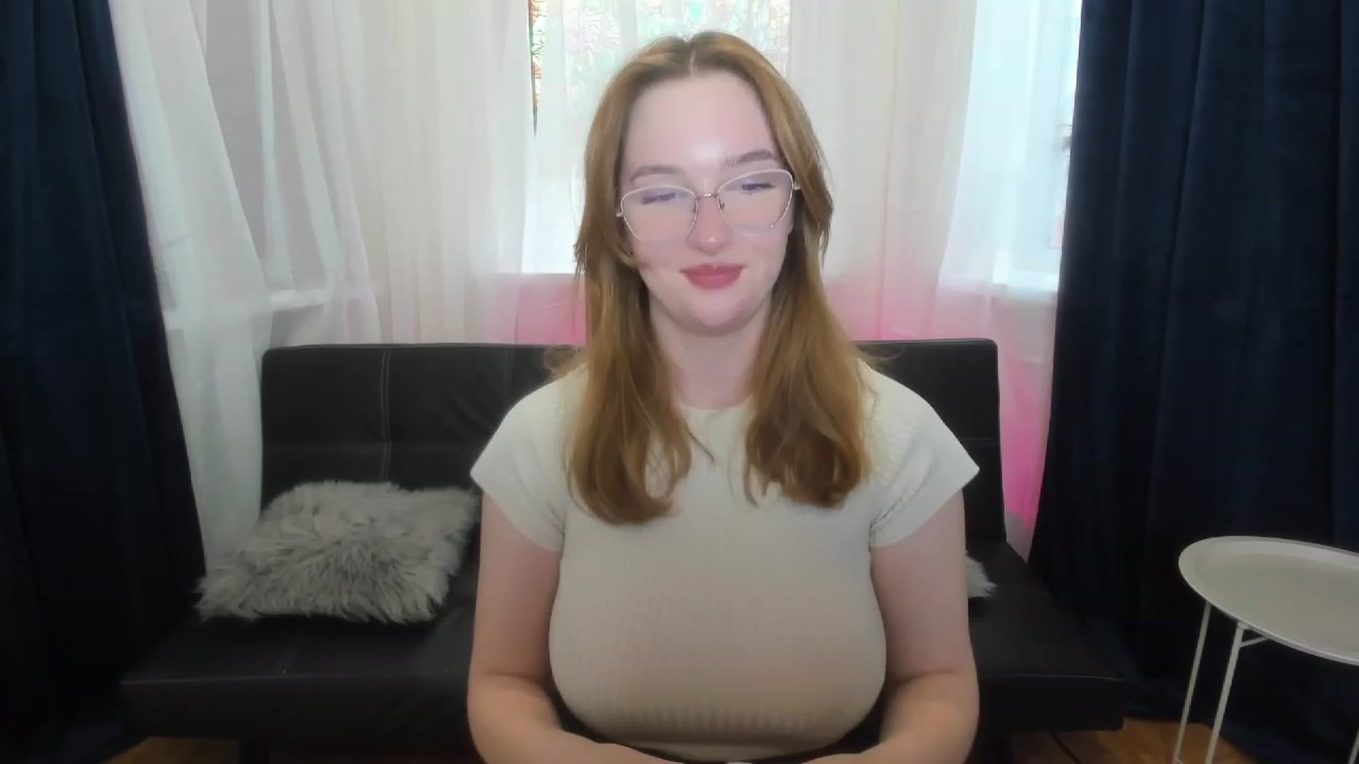Gallery image thumbnail from AnaFoxy's myfreecams stream on, 06/19/2023, 12:03 image 18 of 20