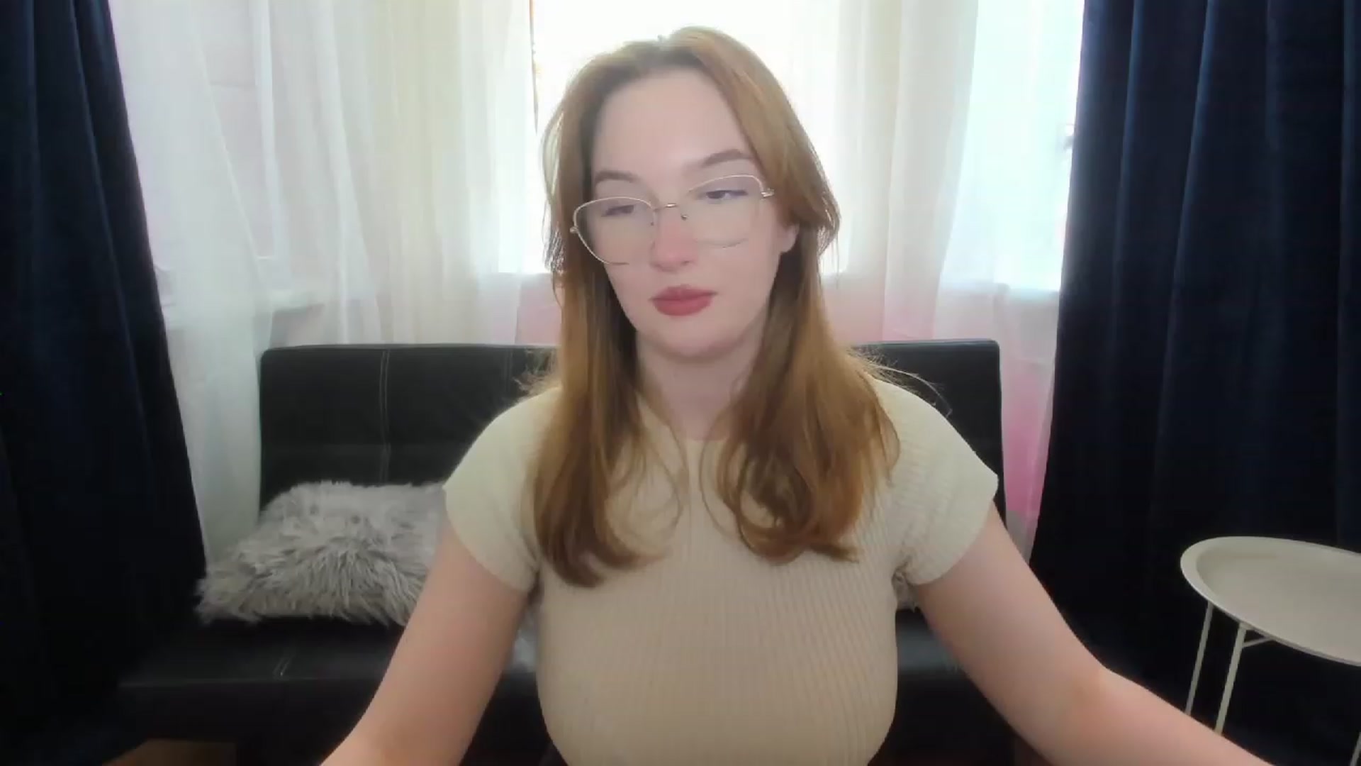 Gallery image thumbnail from AnaFoxy's myfreecams stream on, 06/19/2023, 12:03 image 2 of 20