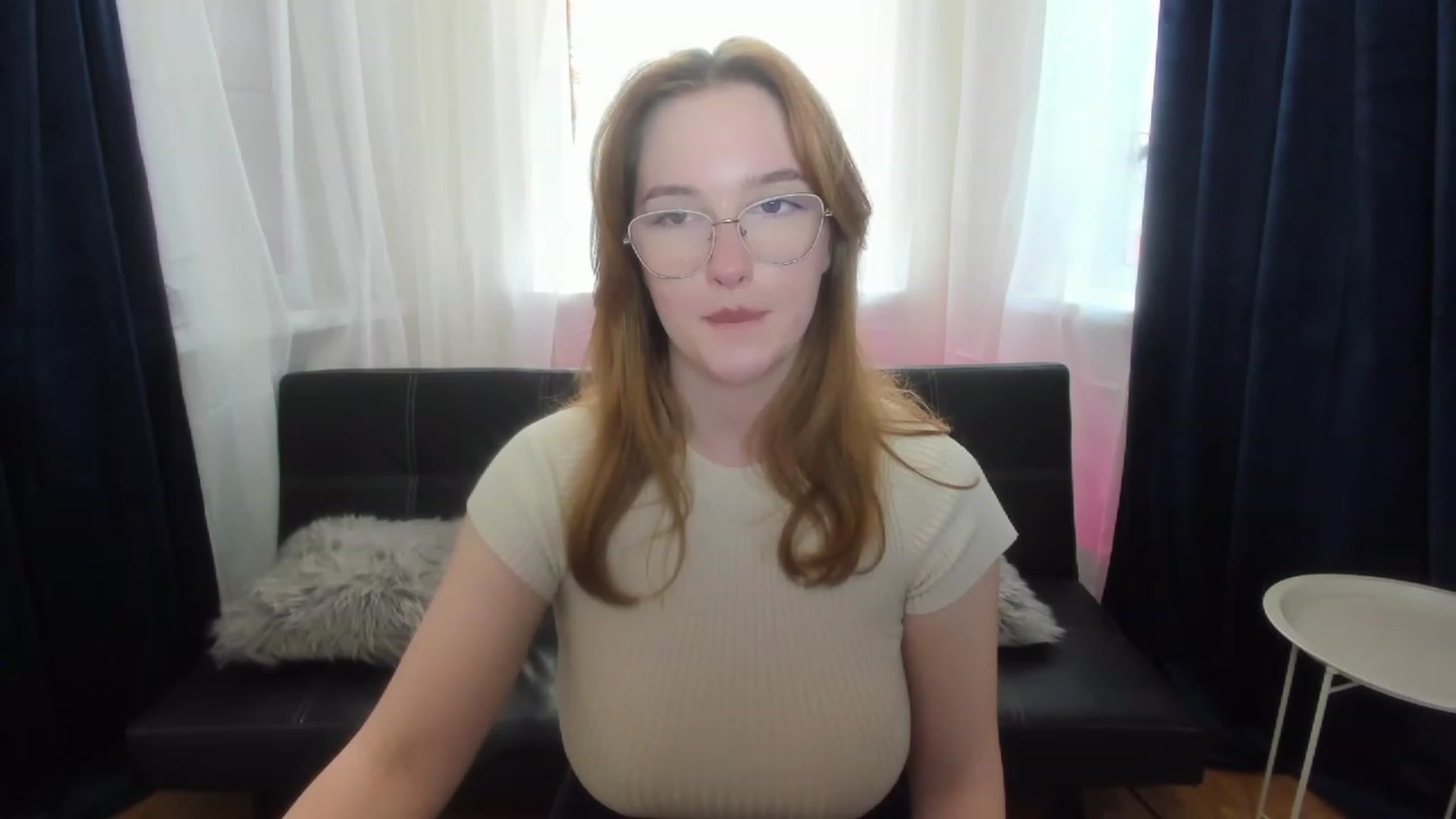 Gallery image thumbnail from AnaFoxy's myfreecams stream on, 06/19/2023, 12:03 image 9 of 20