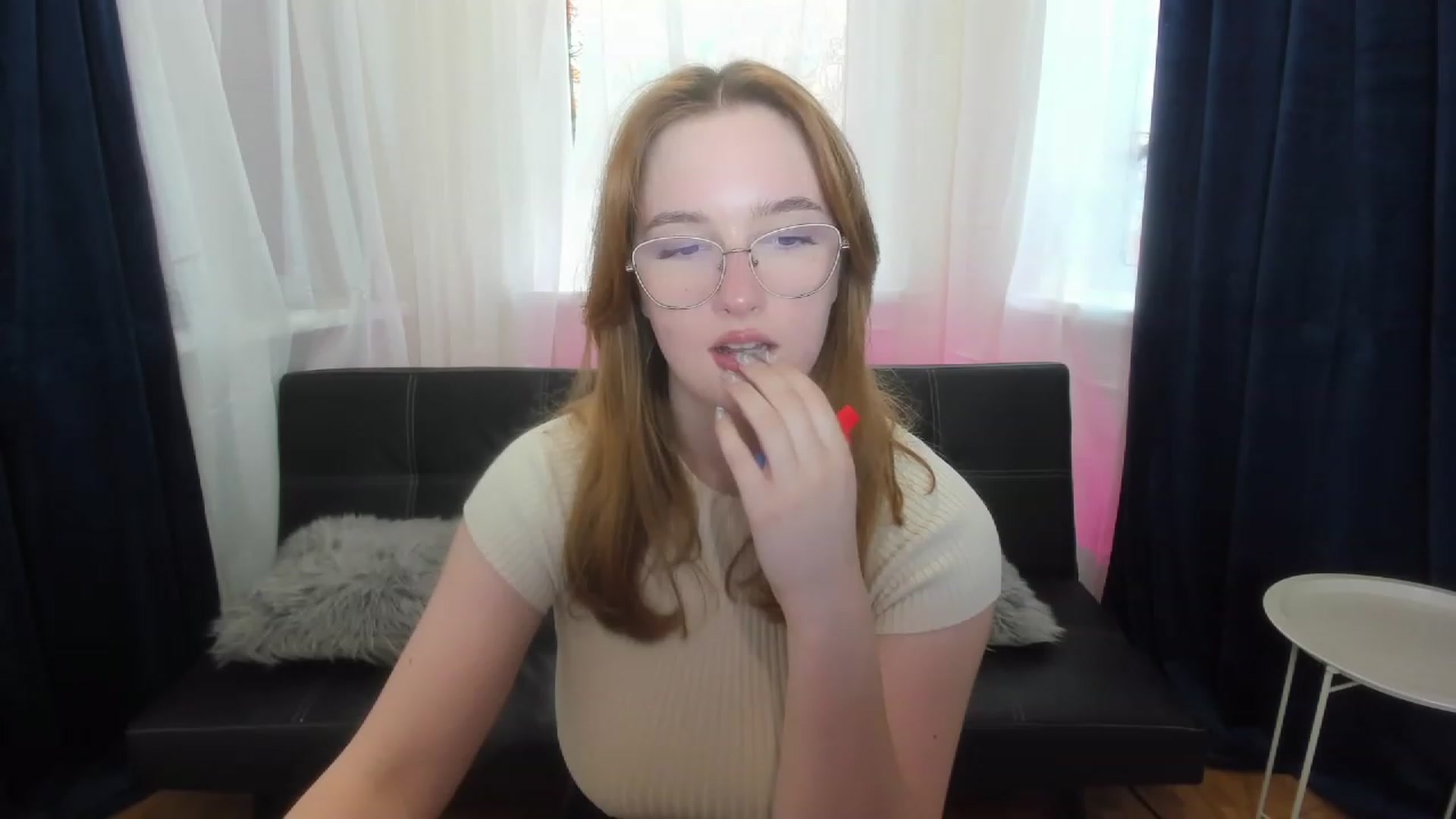 Gallery image thumbnail from AnaFoxy's myfreecams stream on, 06/19/2023, 12:03 image 14 of 20