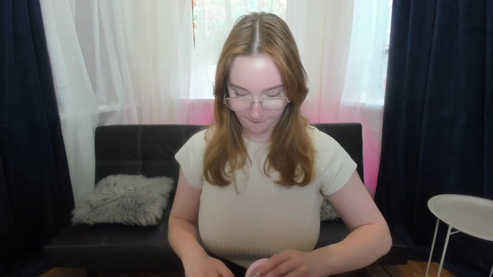Gallery image thumbnail from AnaFoxy's myfreecams stream on, 06/19/2023, 12:03 image 17 of 20