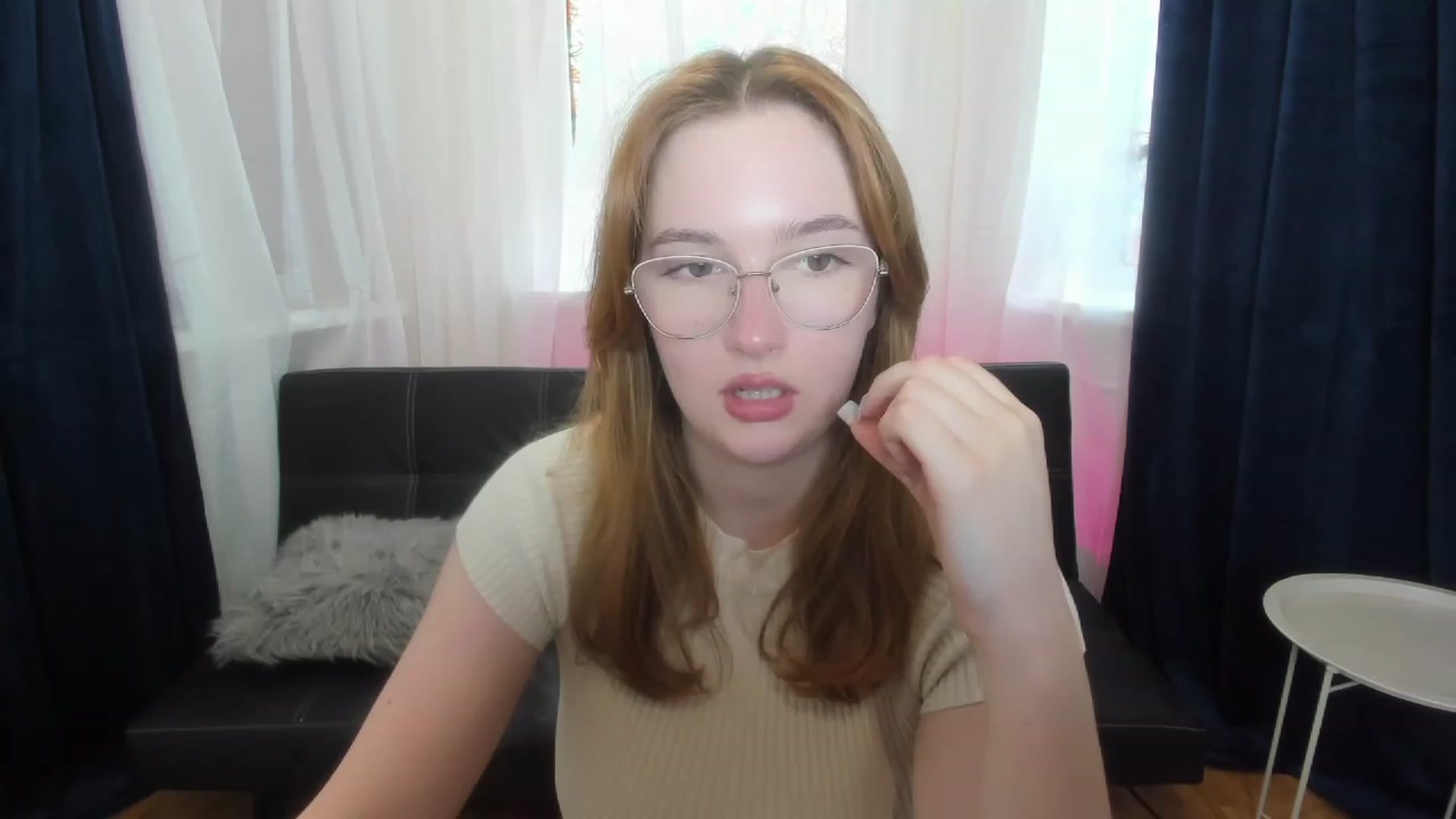 Gallery image thumbnail from AnaFoxy's myfreecams stream on, 06/19/2023, 12:03 image 15 of 20