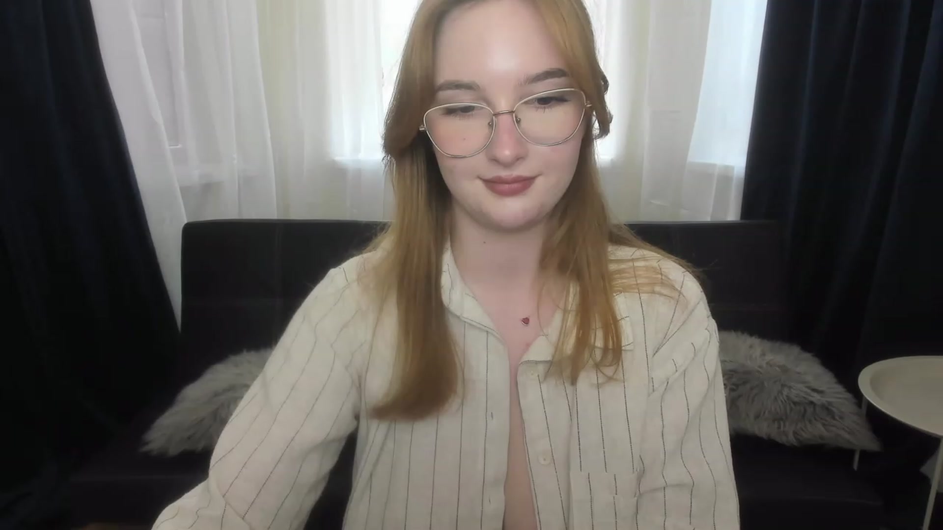 Gallery image thumbnail from AnaFoxy's myfreecams stream on, 06/30/2023, 10:31 image 17 of 20