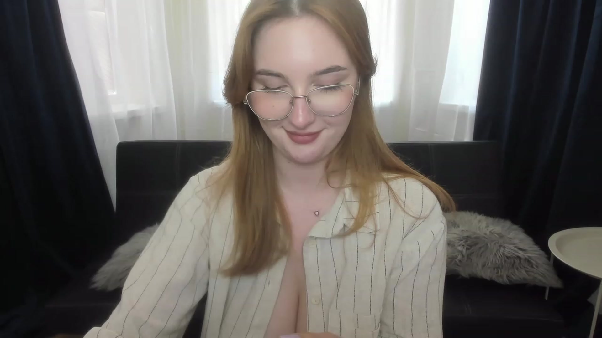 Gallery image thumbnail from AnaFoxy's myfreecams stream on, 06/30/2023, 10:31 image 10 of 20