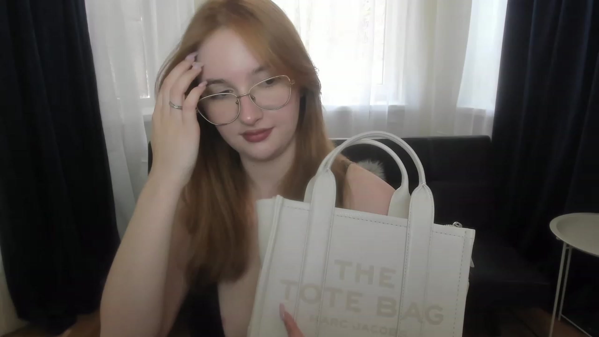 Gallery image thumbnail from AnaFoxy's myfreecams stream on, 07/19/2023, 09:33 image 19 of 20