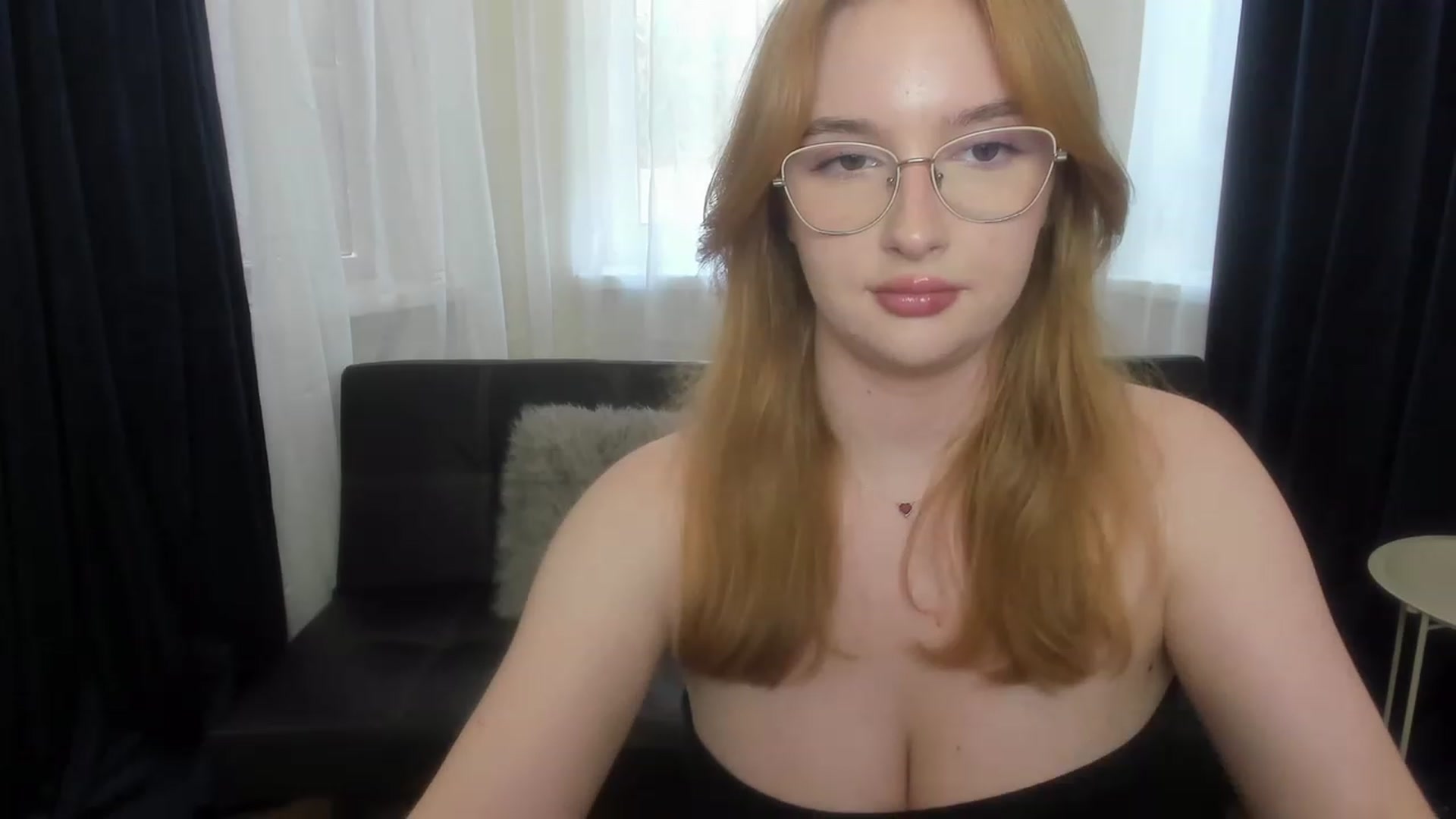 Gallery image thumbnail from AnaFoxy's myfreecams stream on, 08/01/2023, 09:36 image 18 of 20