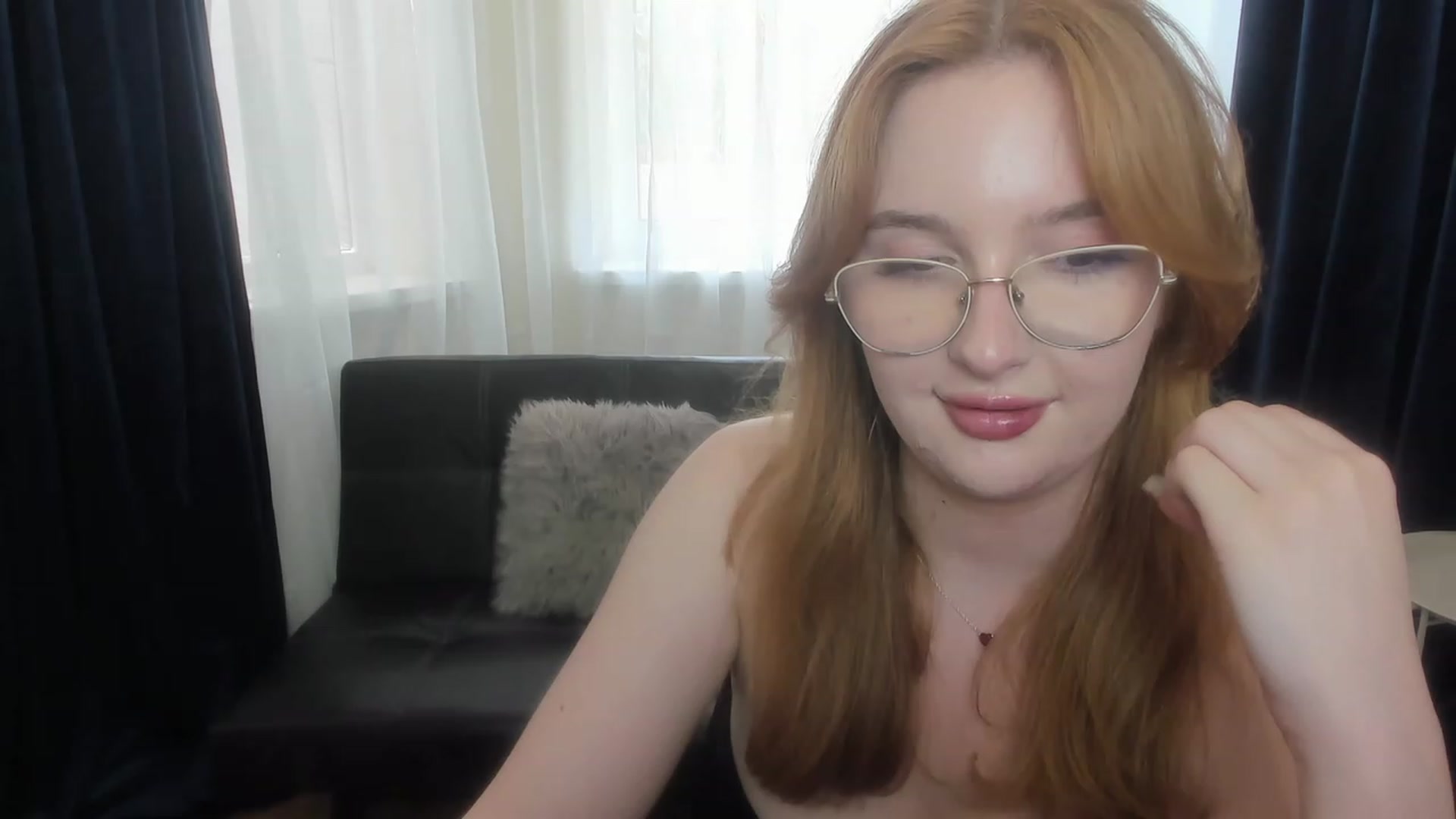 Gallery image thumbnail from AnaFoxy's myfreecams stream on, 08/01/2023, 10:46 image 17 of 20