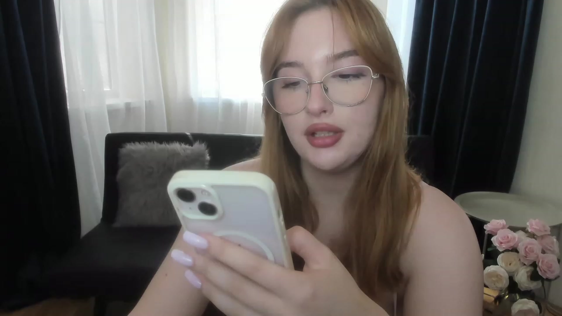 Gallery image thumbnail from AnaFoxy's myfreecams stream on, 08/16/2023, 12:41 image 4 of 20