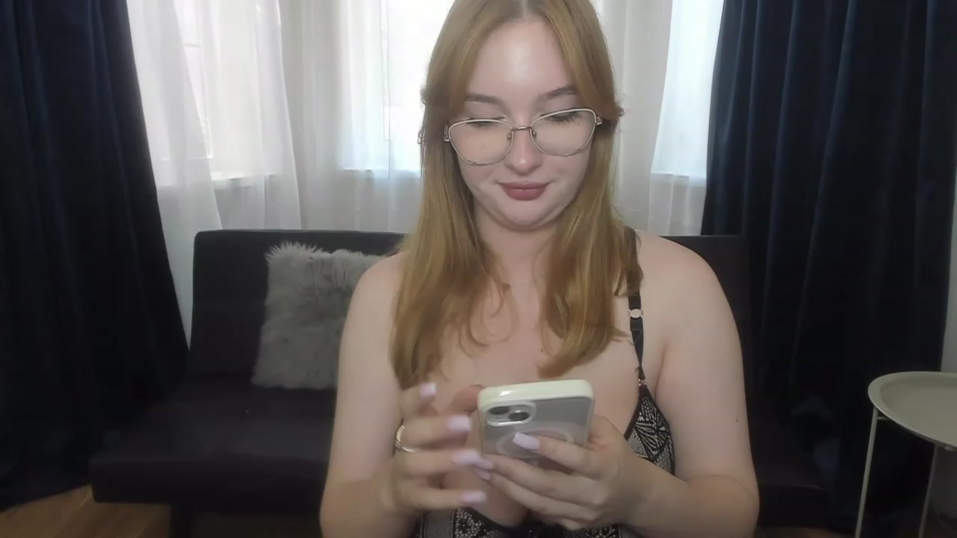 Gallery image thumbnail from AnaFoxy's myfreecams stream on, 08/28/2023, 10:40 image 5 of 20