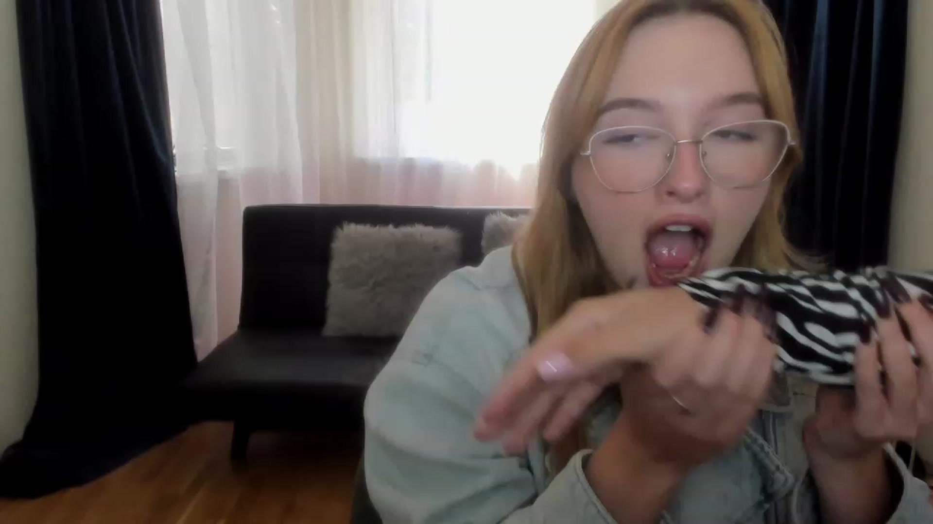 Gallery image thumbnail from AnaFoxy's myfreecams stream on, 09/10/2023, 11:40 image 20 of 20