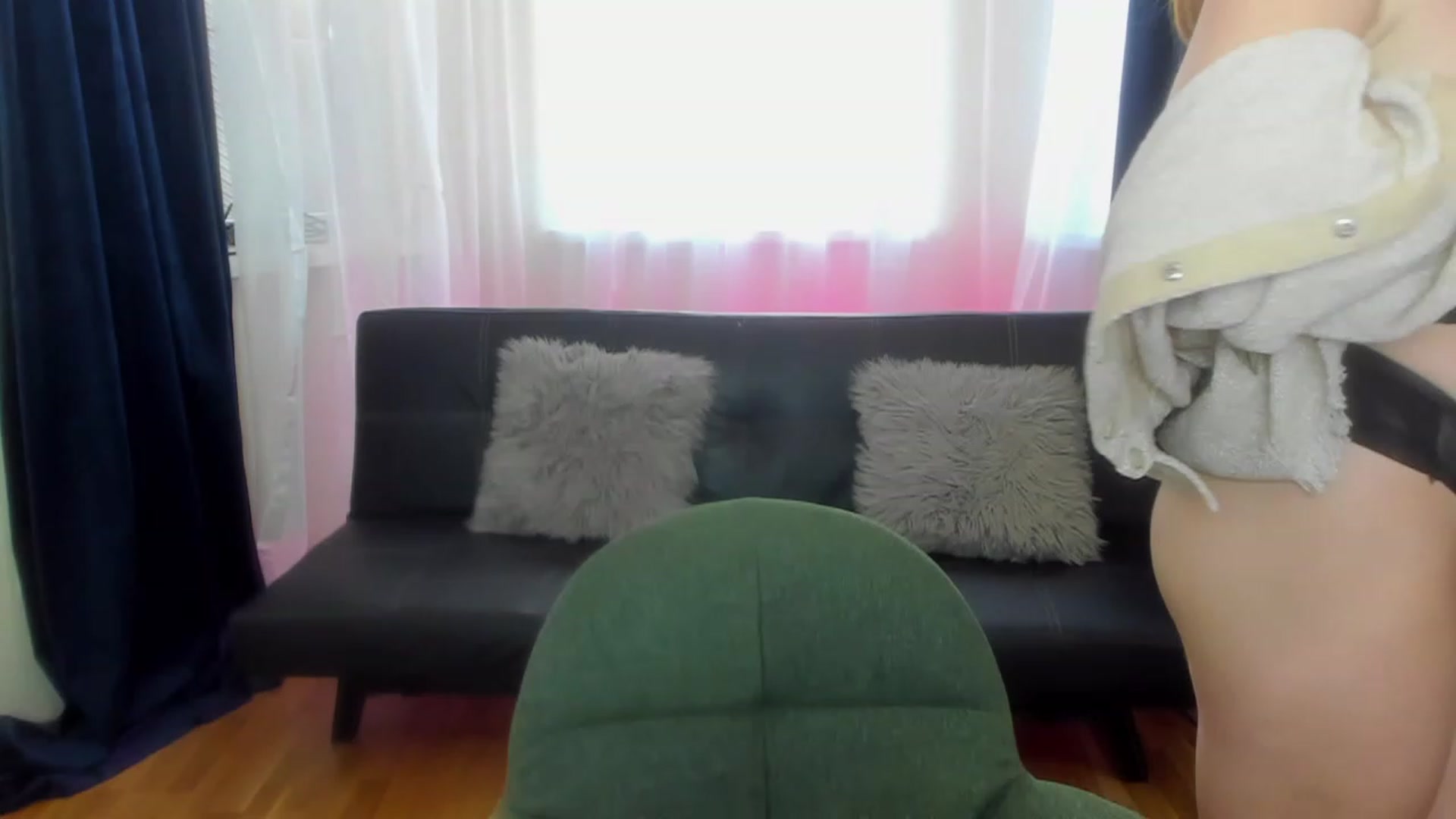 Gallery image thumbnail from AnaFoxy's myfreecams stream on, 09/12/2023, 09:06 image 8 of 20