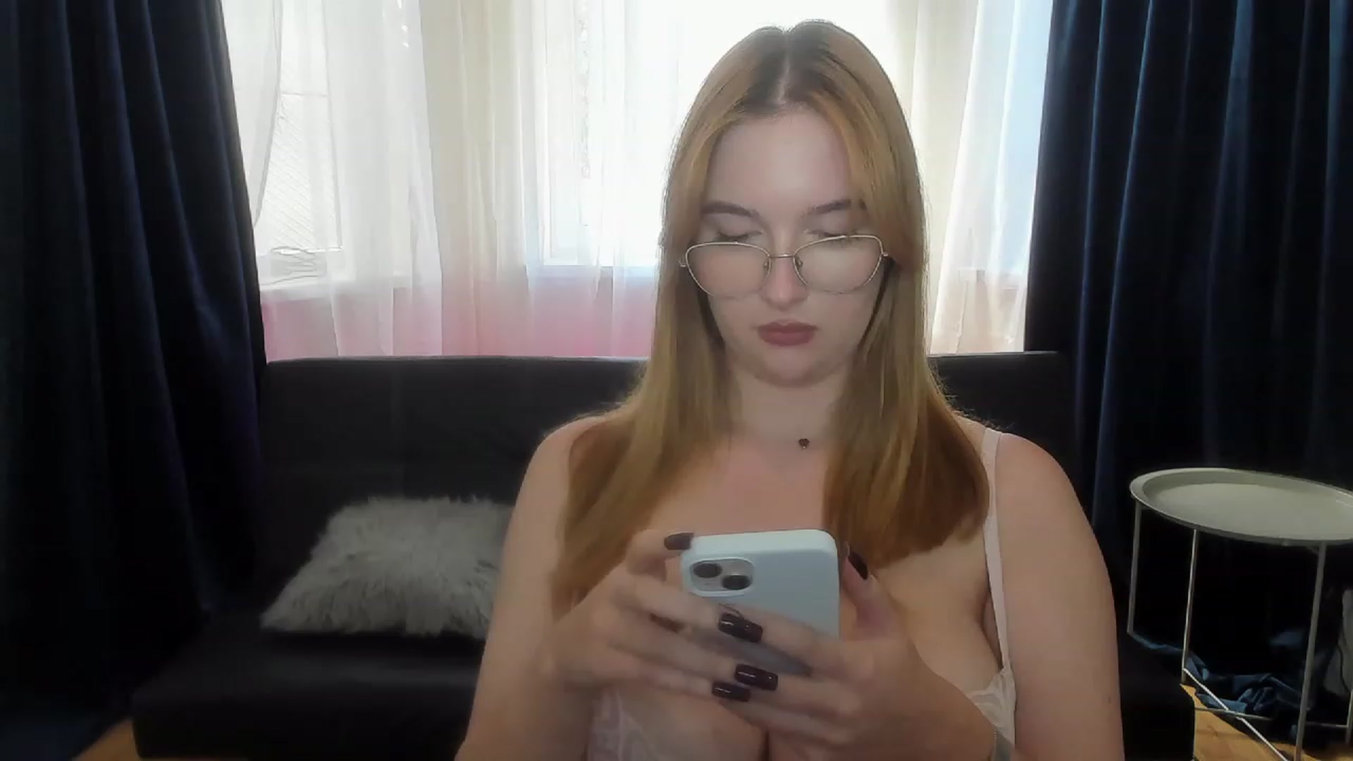 Gallery image thumbnail from AnaFoxy's myfreecams stream on, 09/18/2023, 11:43 image 5 of 20