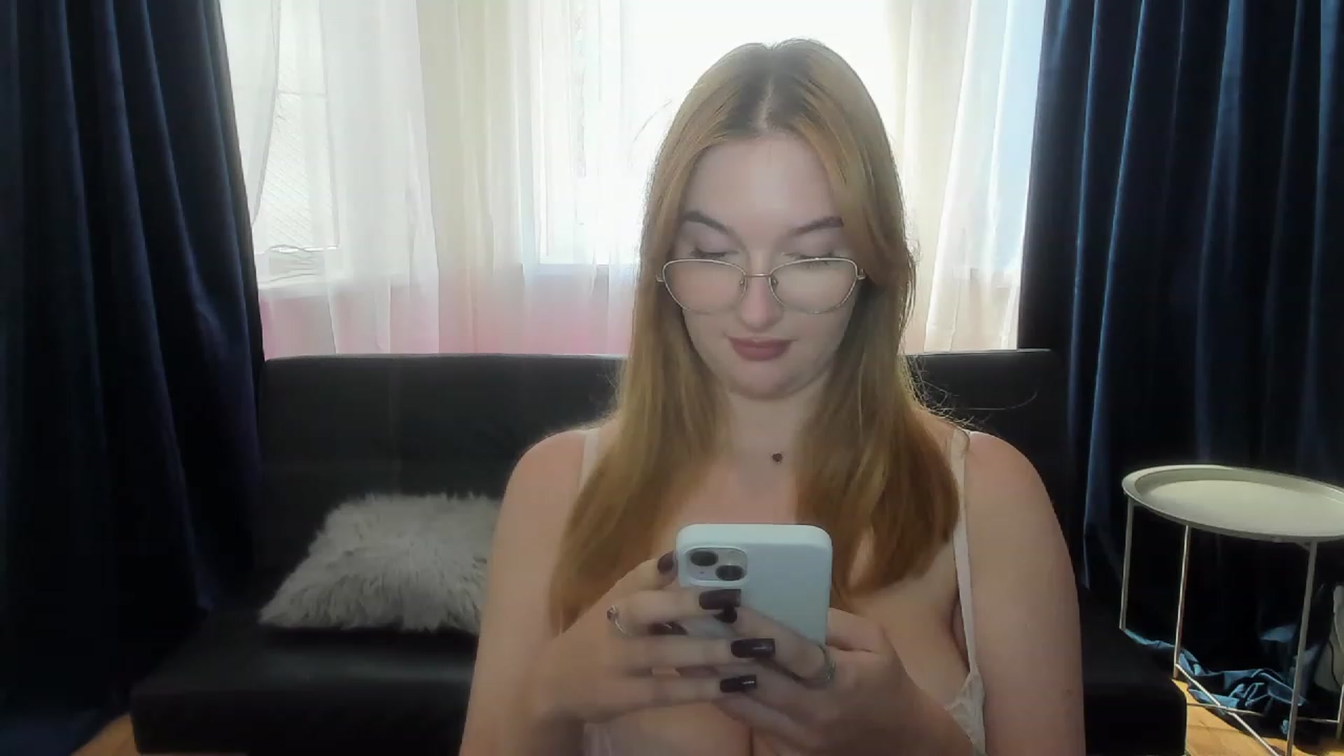 Gallery image thumbnail from AnaFoxy's myfreecams stream on, 09/18/2023, 11:43 image 17 of 20