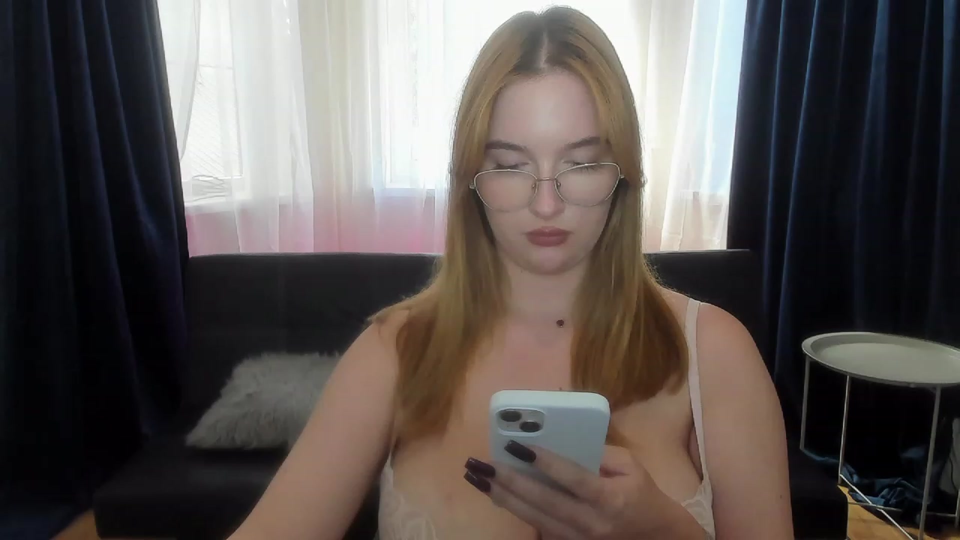 Gallery image thumbnail from AnaFoxy's myfreecams stream on, 09/18/2023, 11:43 image 4 of 20