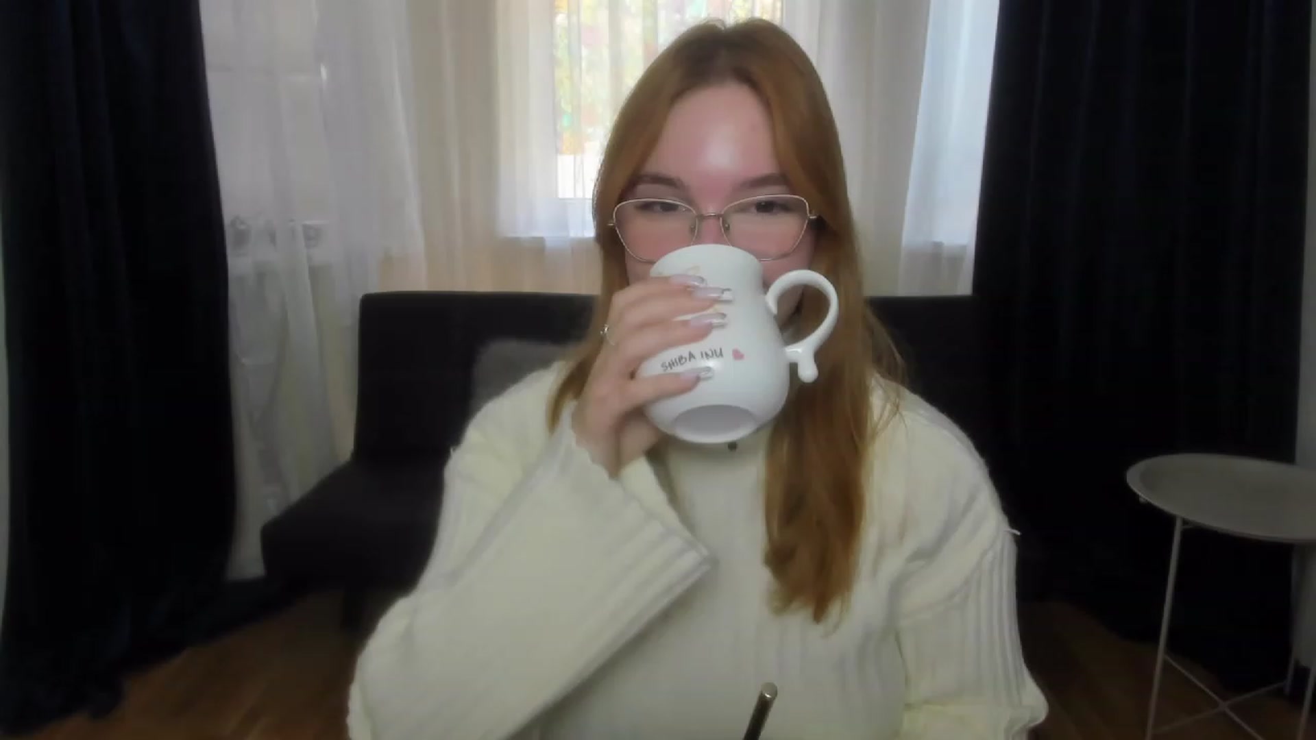 Gallery image thumbnail from AnaFoxy's myfreecams stream on, 10/16/2023, 08:06 image 15 of 20