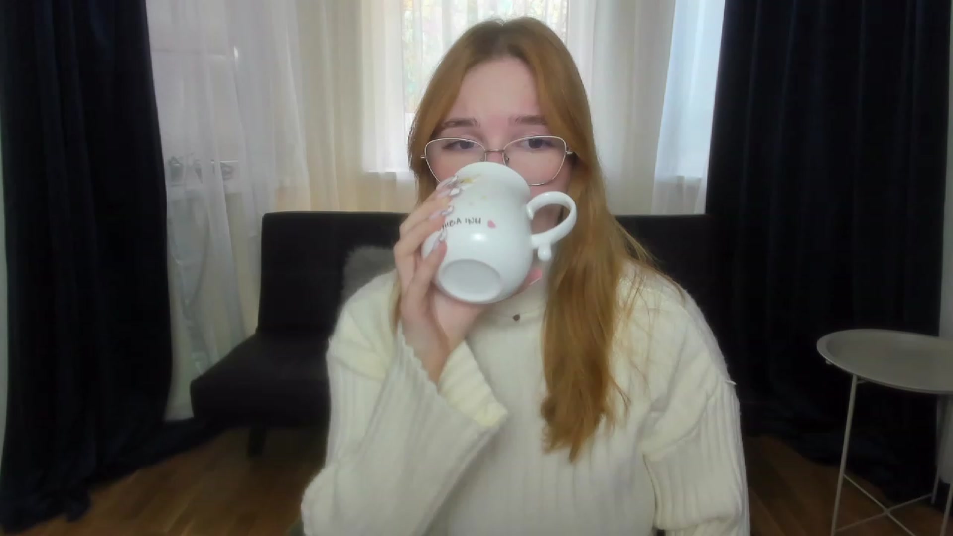 Gallery image thumbnail from AnaFoxy's myfreecams stream on, 10/16/2023, 08:06 image 1 of 20