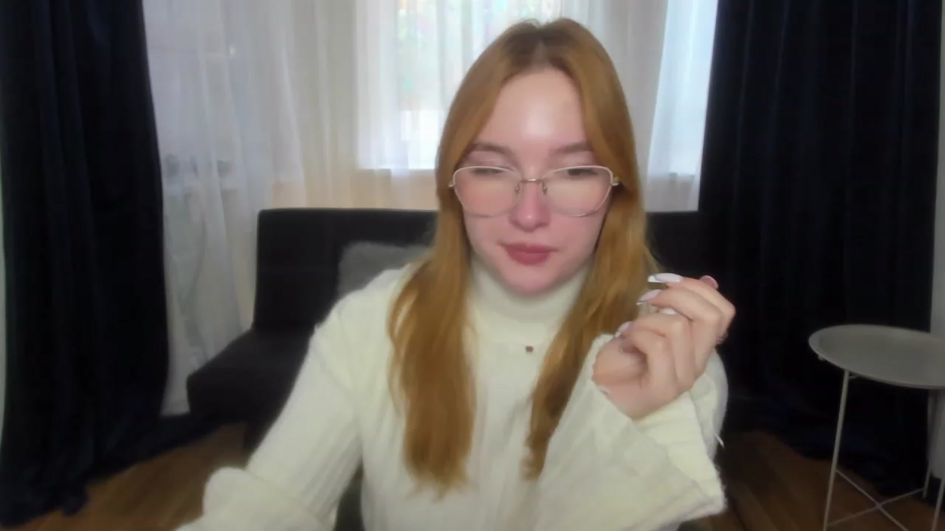 Gallery image thumbnail from AnaFoxy's myfreecams stream on, 10/16/2023, 08:06 image 19 of 20
