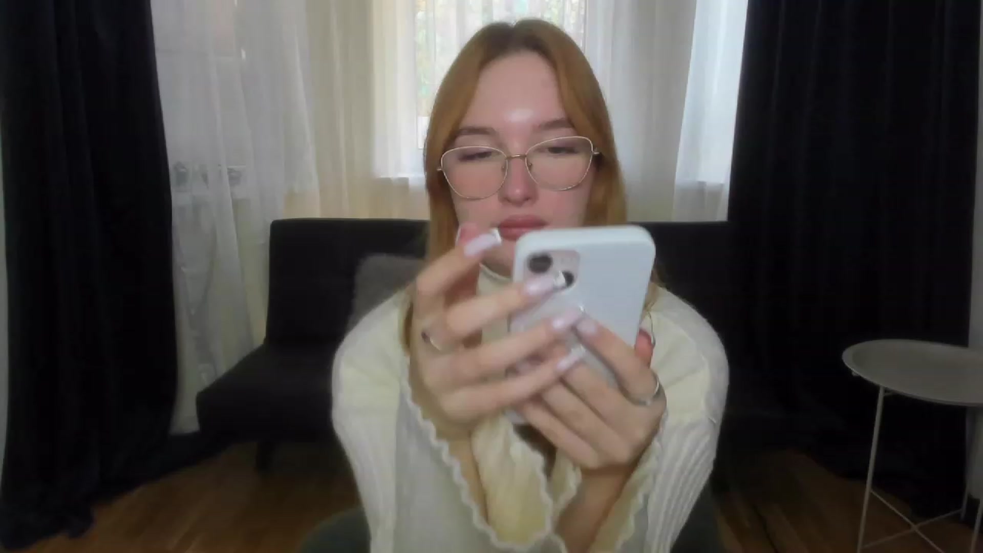 Gallery image thumbnail from AnaFoxy's myfreecams stream on, 10/16/2023, 08:06 image 11 of 20