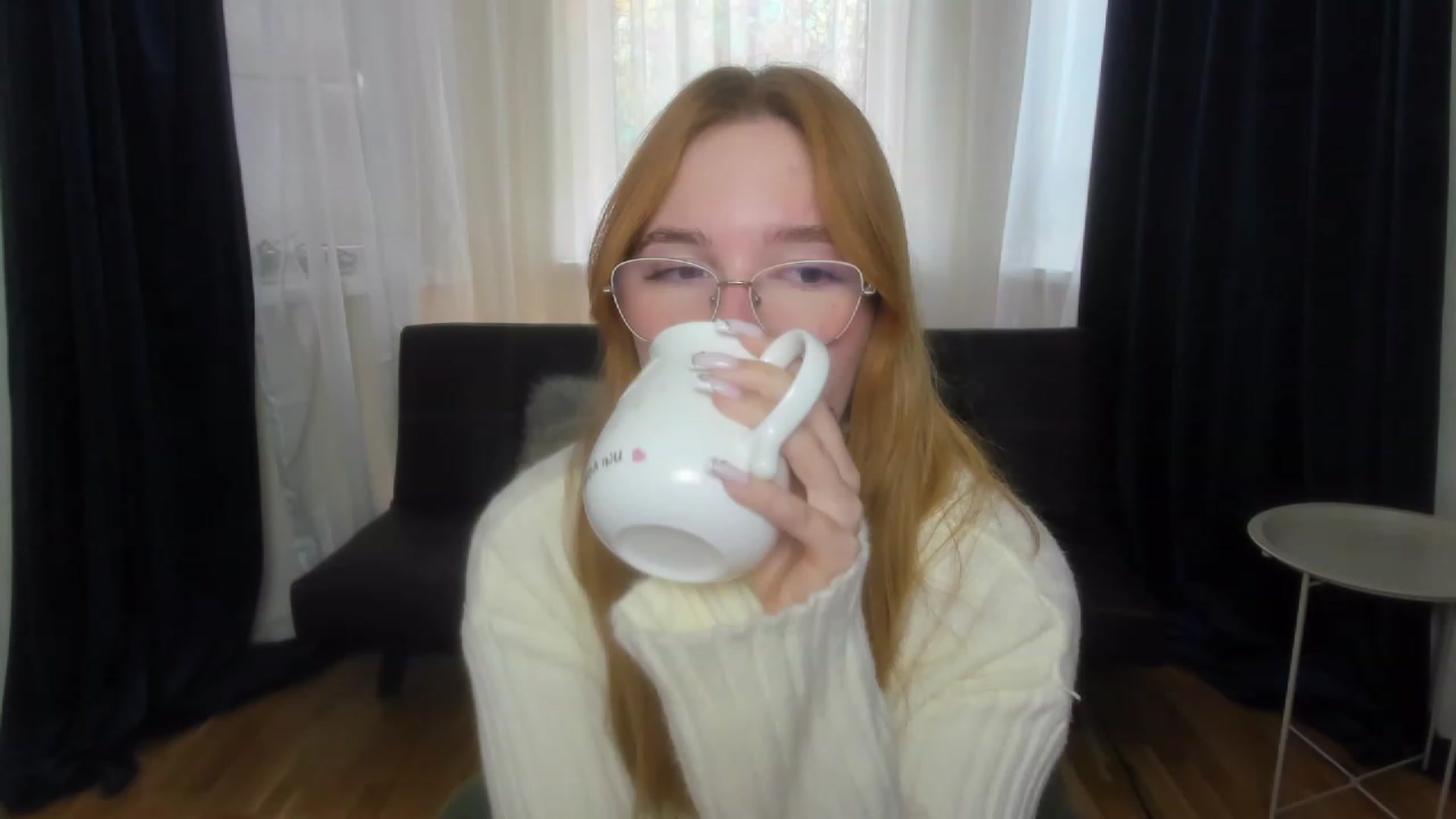 Gallery image thumbnail from AnaFoxy's myfreecams stream on, 10/16/2023, 08:06 image 3 of 20