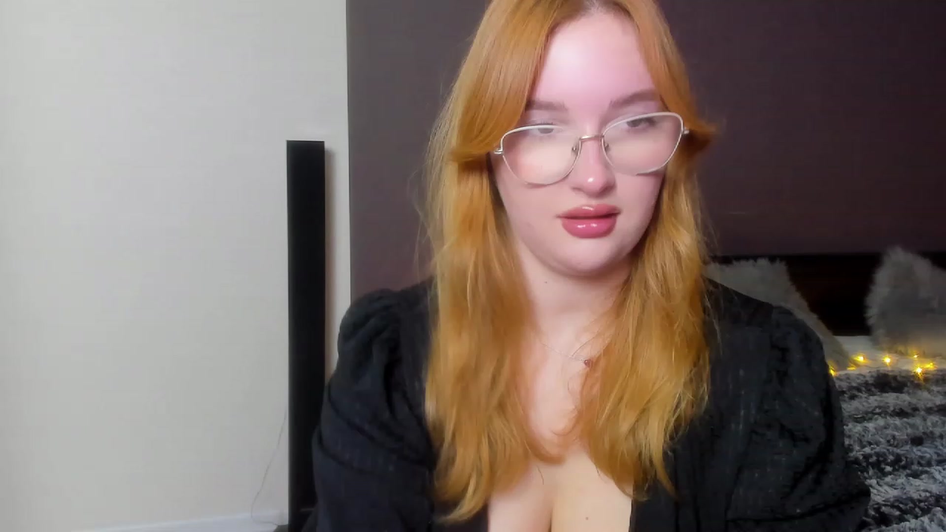 Gallery image thumbnail from AnaFoxy's myfreecams stream on, 10/26/2023, 11:17 image 14 of 20